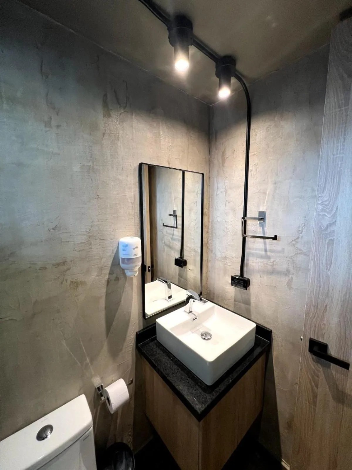 Bathroom in Hotel D' Leon