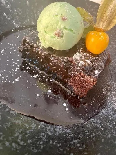 Food and drinks in Woodcote Hotel