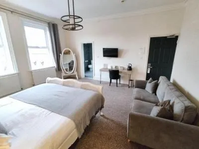 Bed in Woodcote Hotel