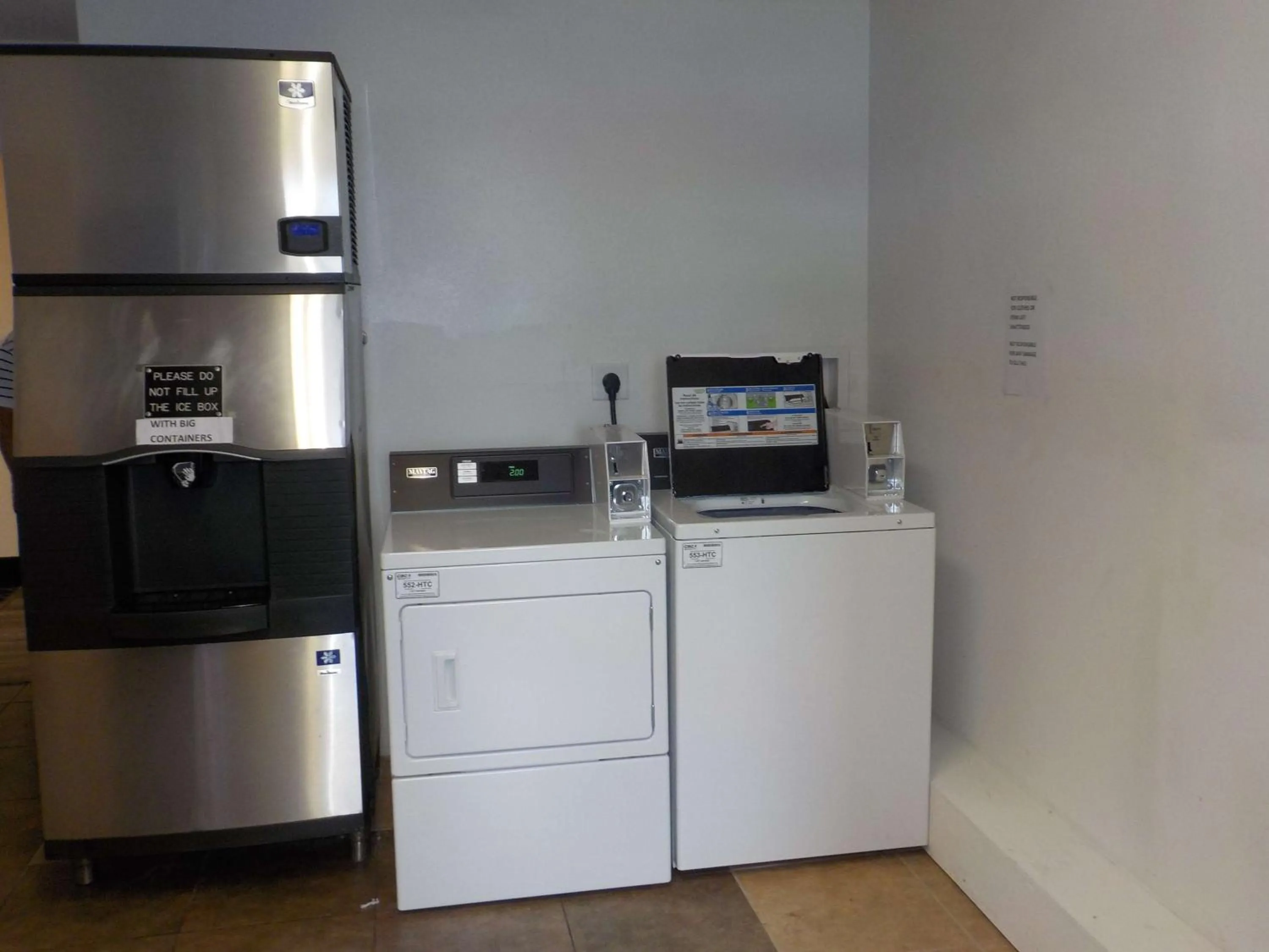 On site, Kitchen/Kitchenette in Economy 7 Inn
