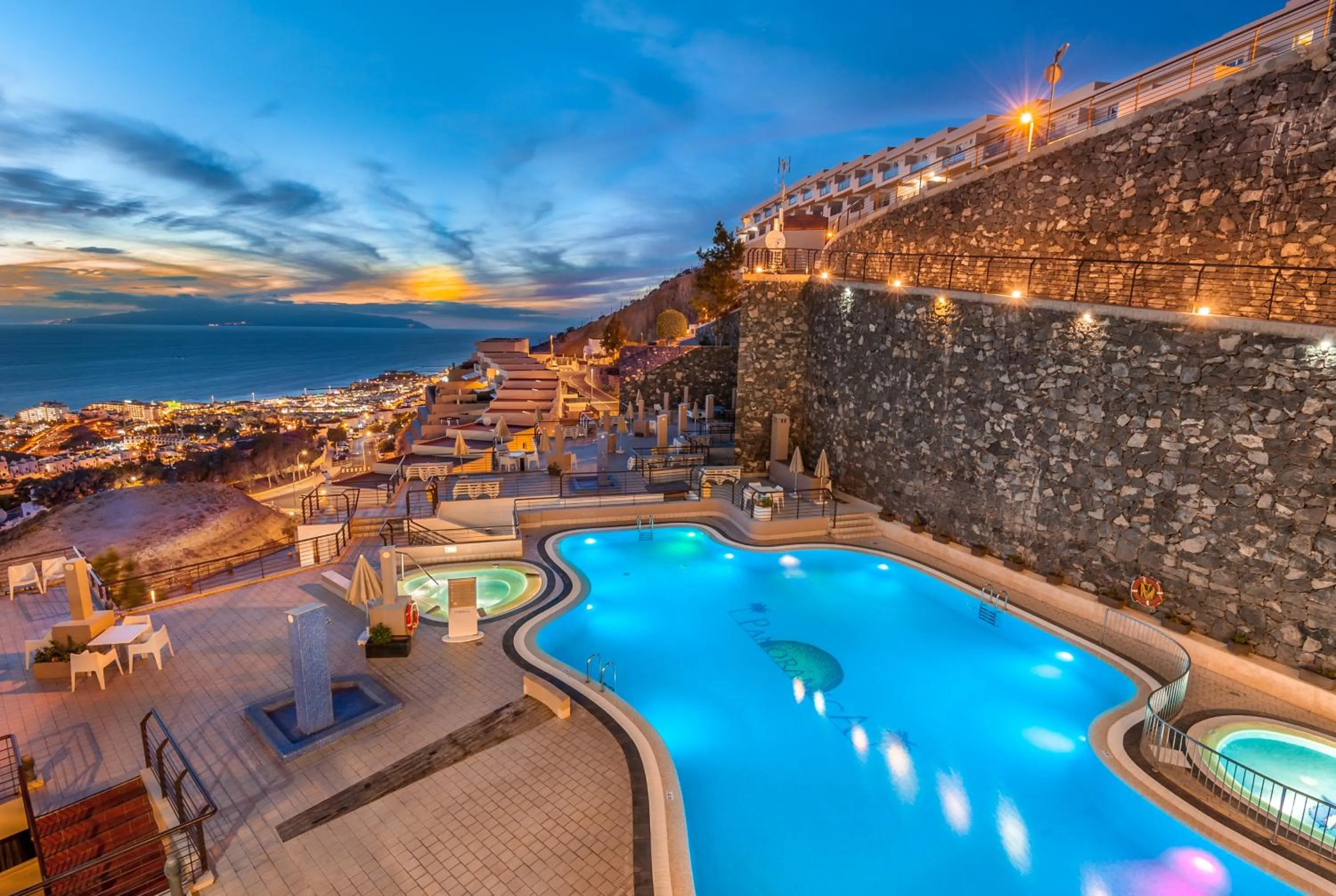 Night in Kn Aparthotel Panorámica