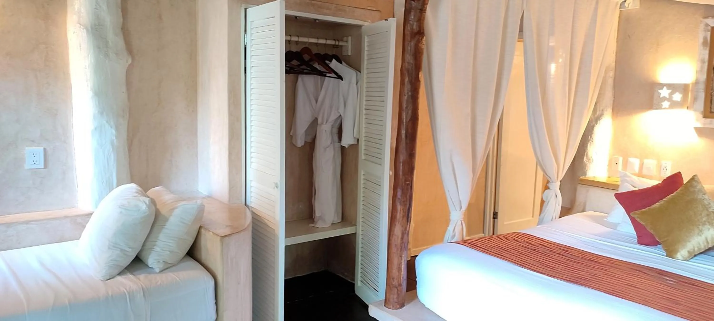 Bed in Villa Las Estrellas Tulum - located at the party zone