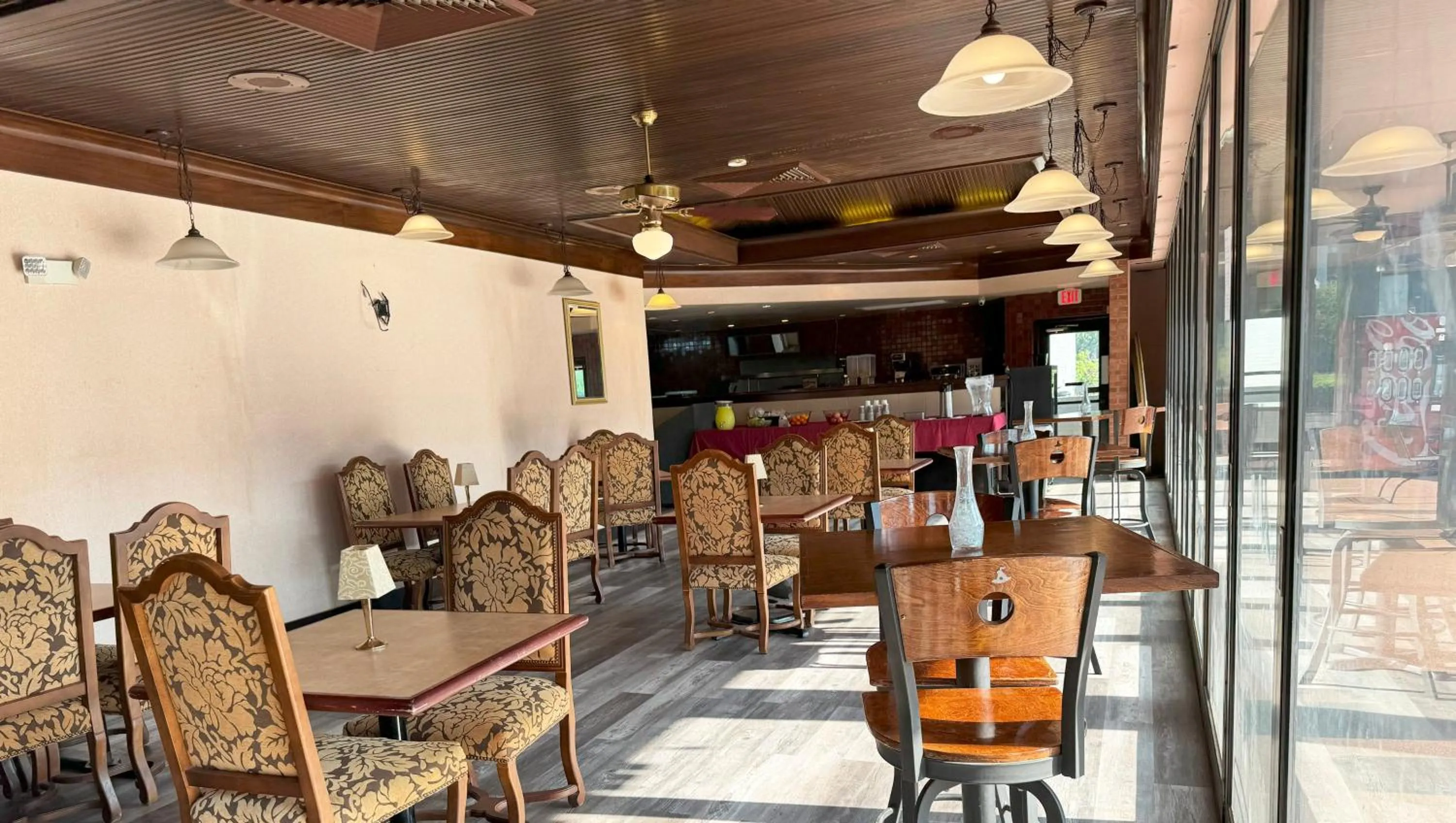 Breakfast in Magnuson Grand Hotel and Conference Center Tyler