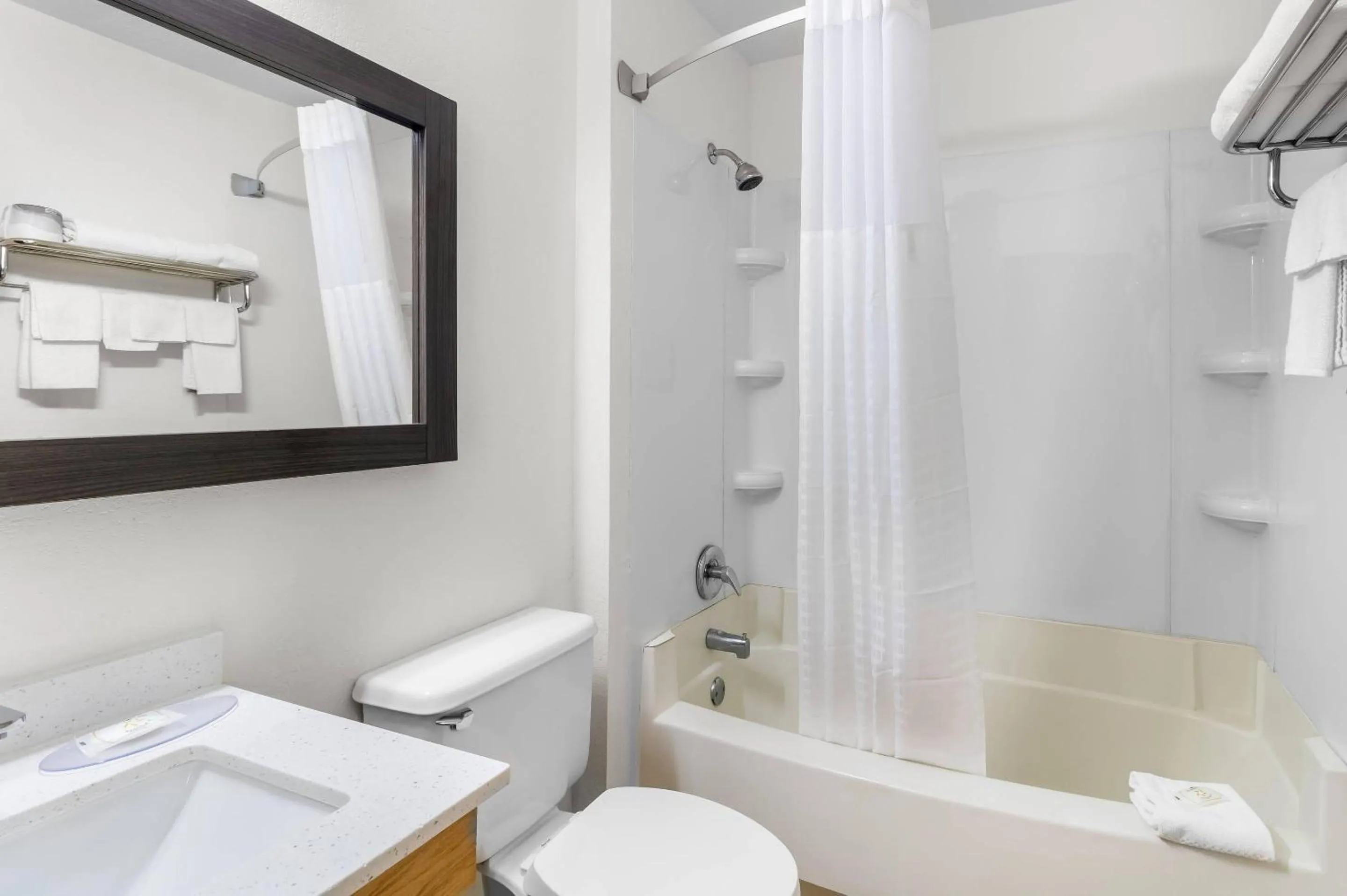 Bedroom in Quality Inn Johnstown