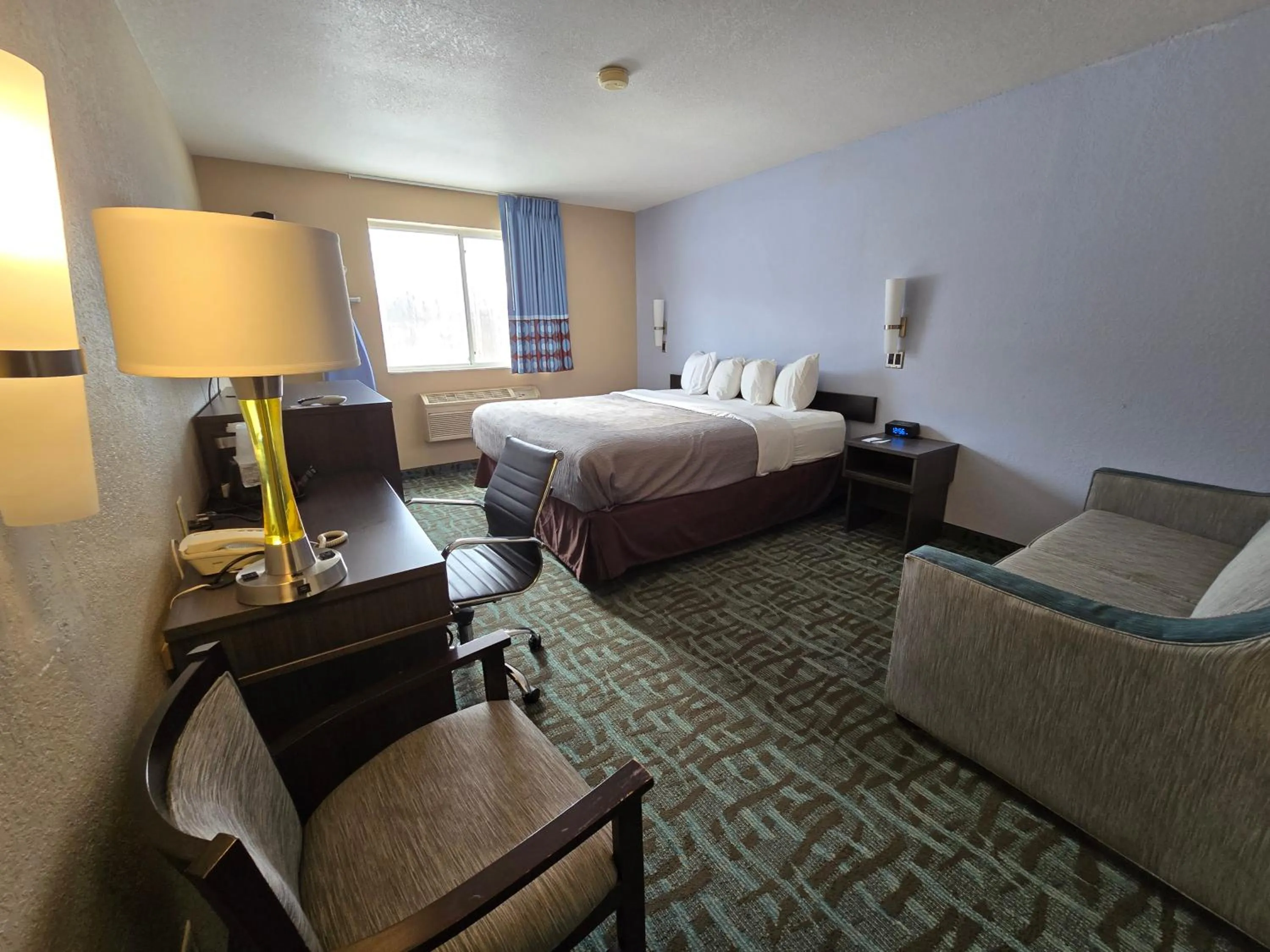 Photo of the whole room, Bed in Super 8 by Wyndham Johnstown