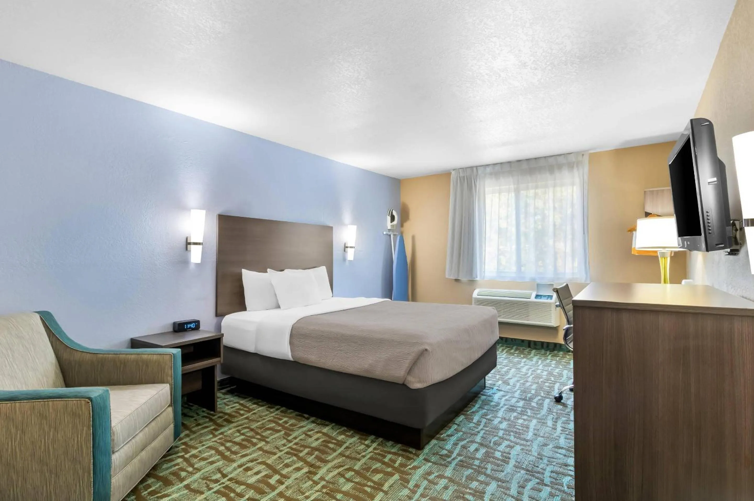 Bedroom, Bed in Quality Inn Johnstown