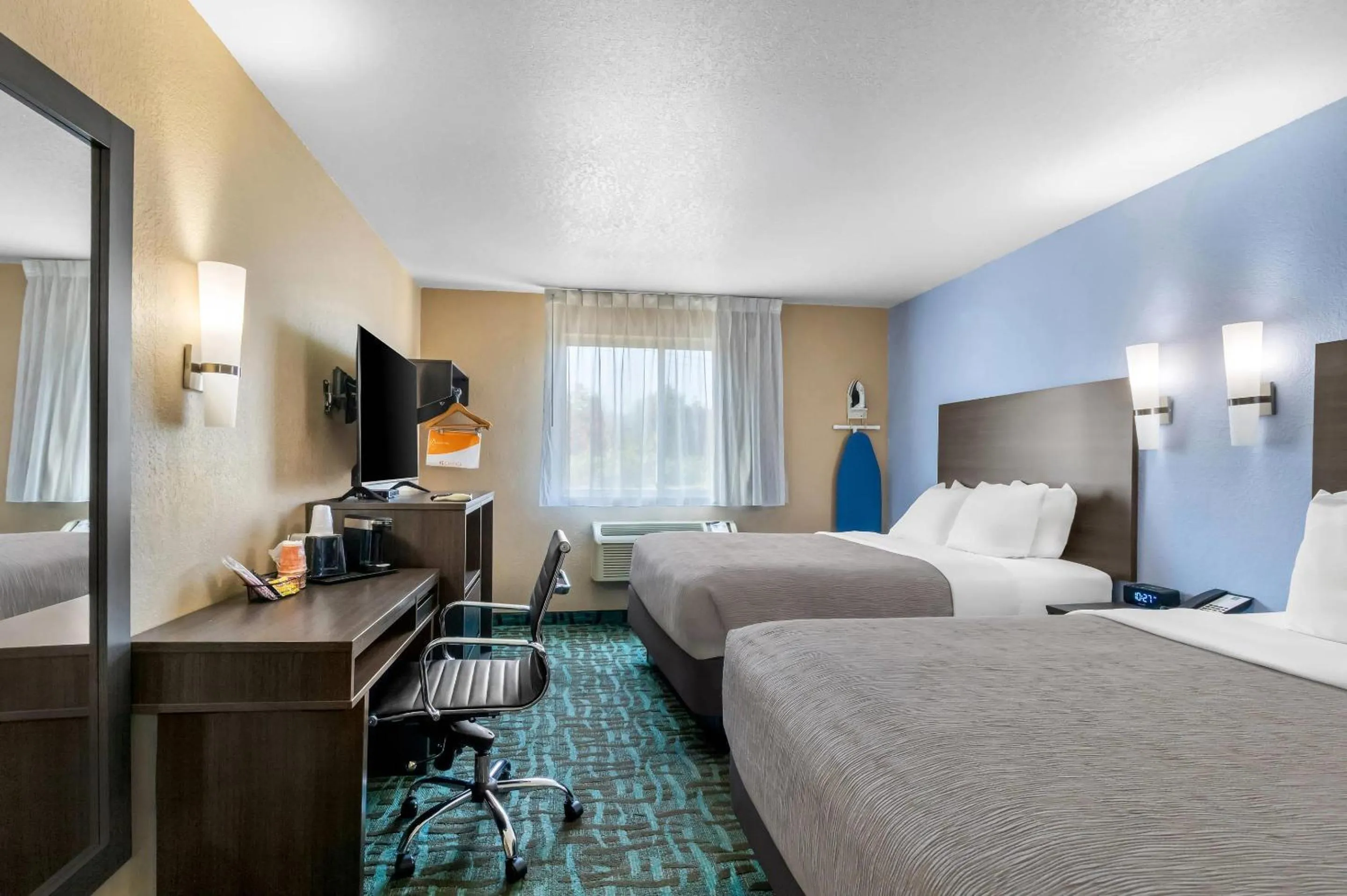 Bedroom, Bed in Quality Inn Johnstown