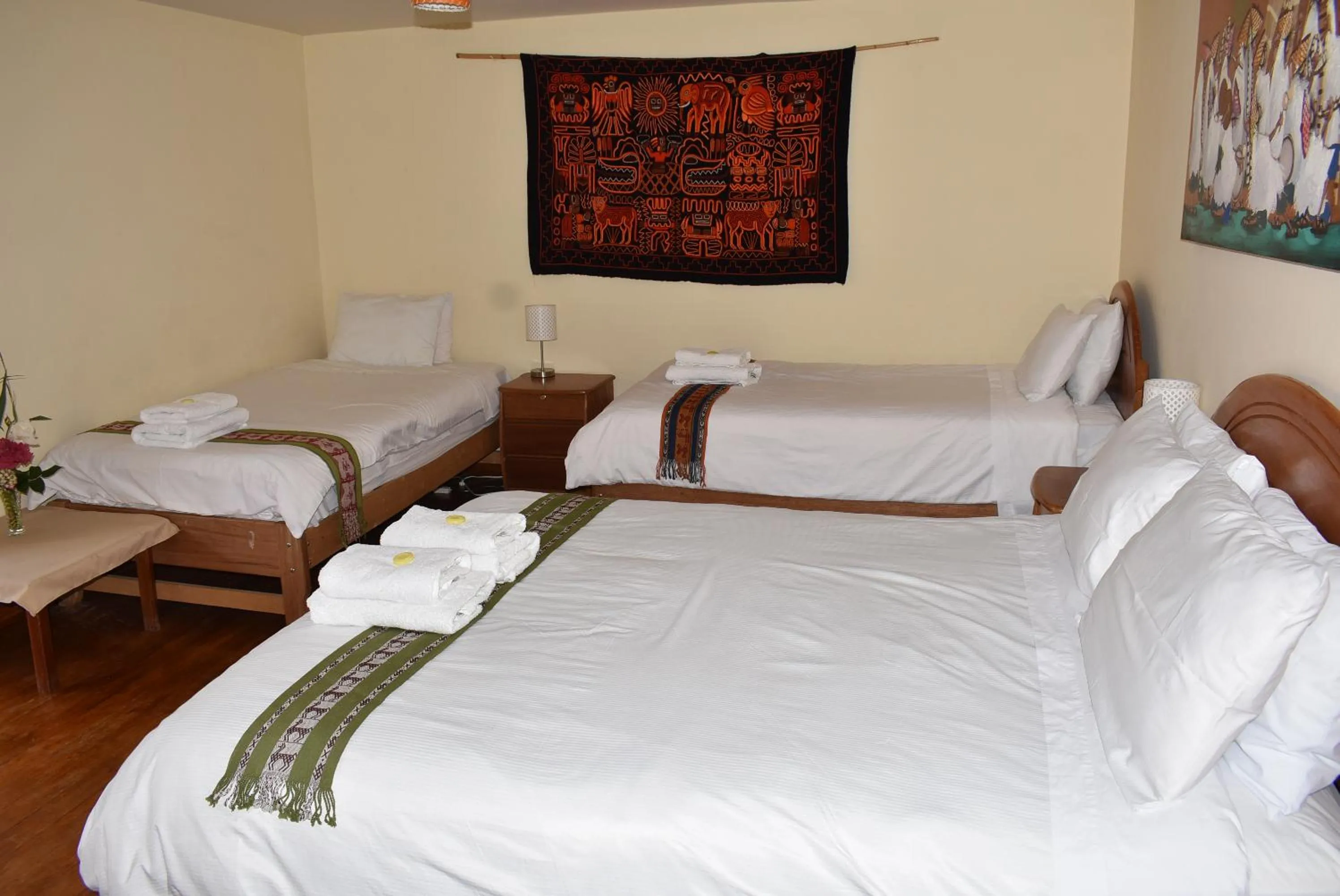 Photo of the whole room, Bed in Apu Lodge