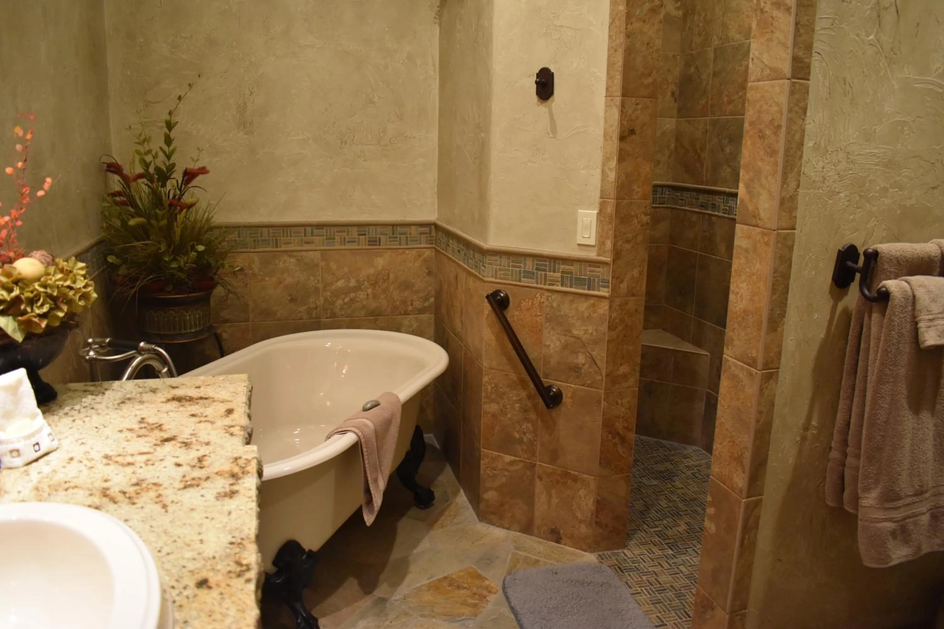 Bathroom in Cougar Ridge Resort