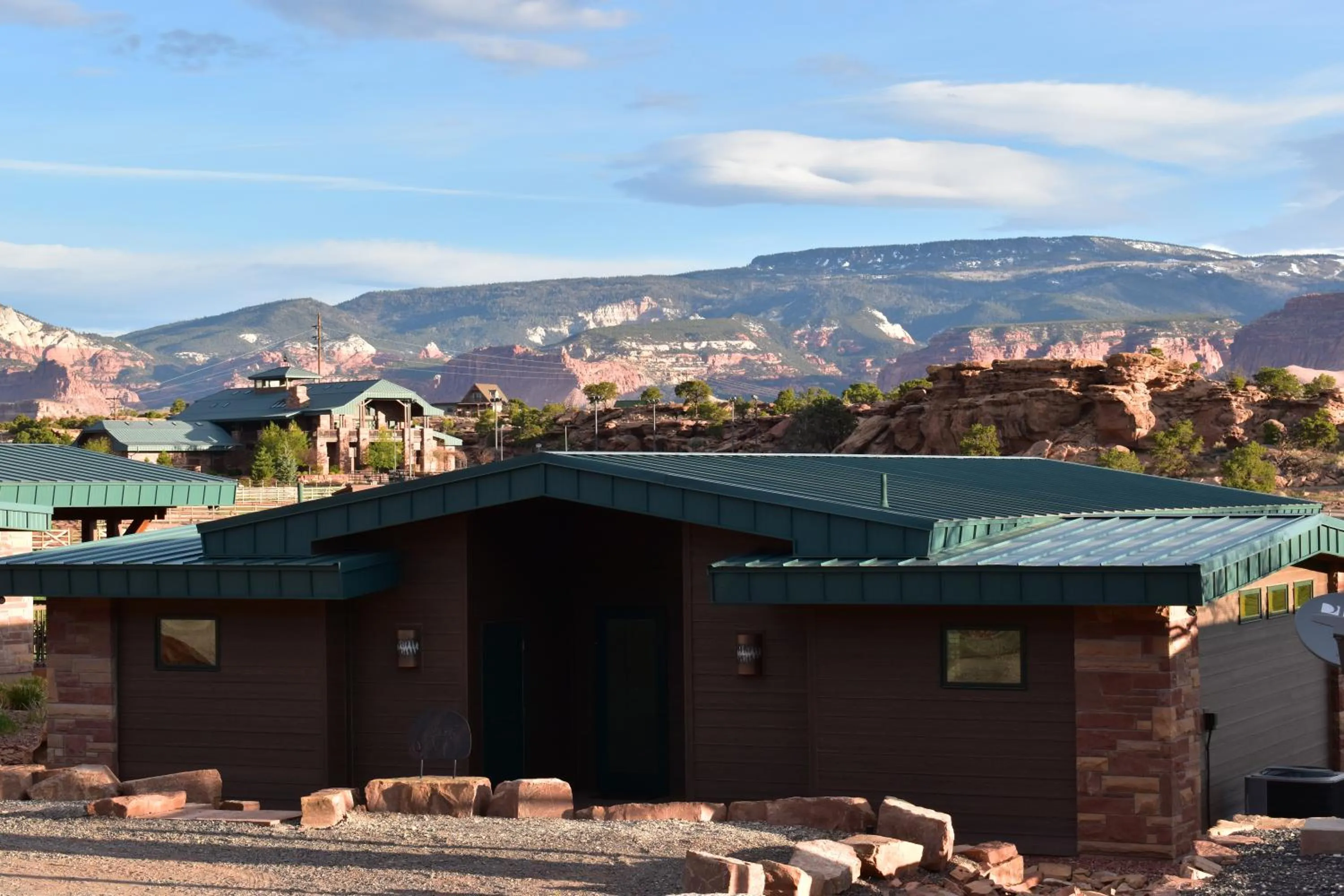 Natural landscape in Cougar Ridge Resort