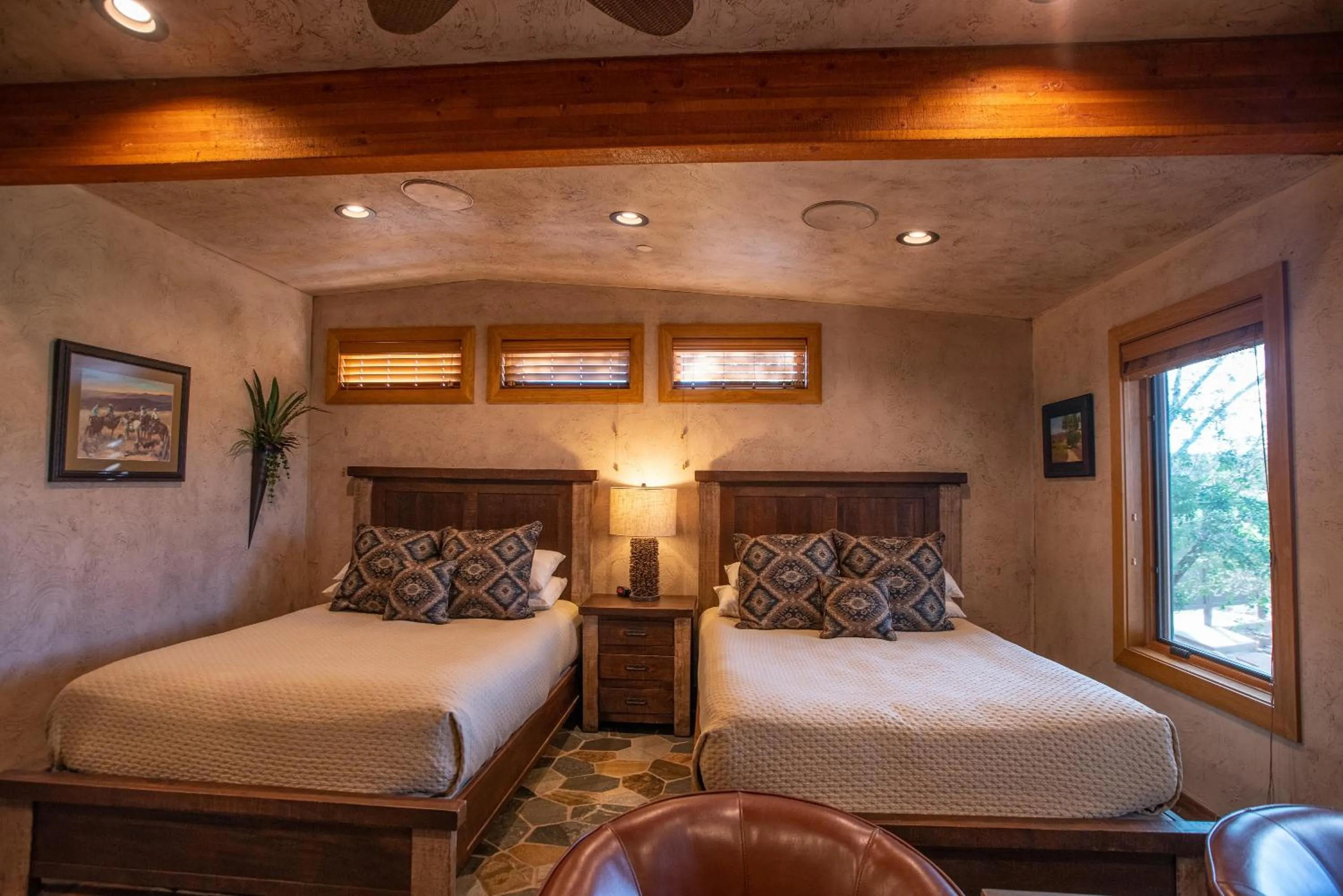 Bedroom, Bed in Cougar Ridge Resort
