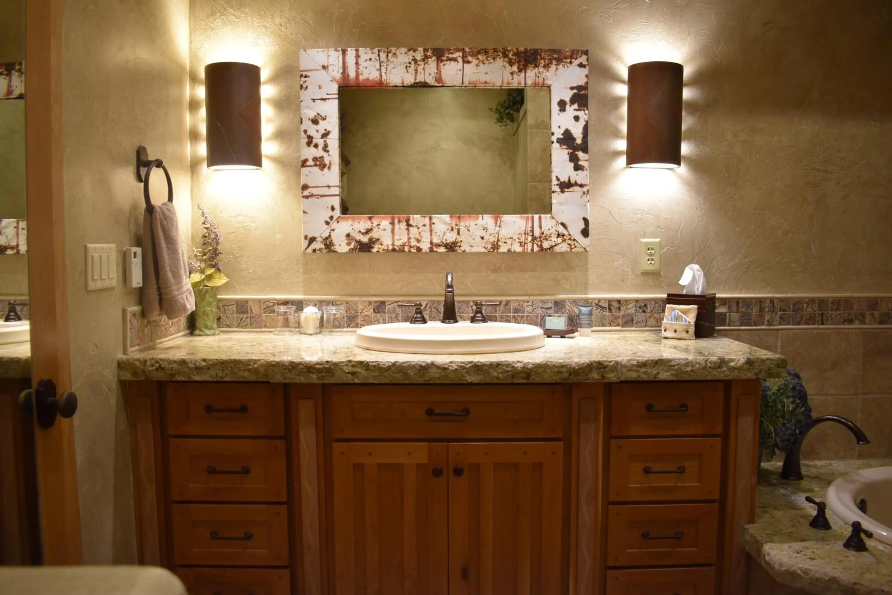 Bathroom in Cougar Ridge Resort