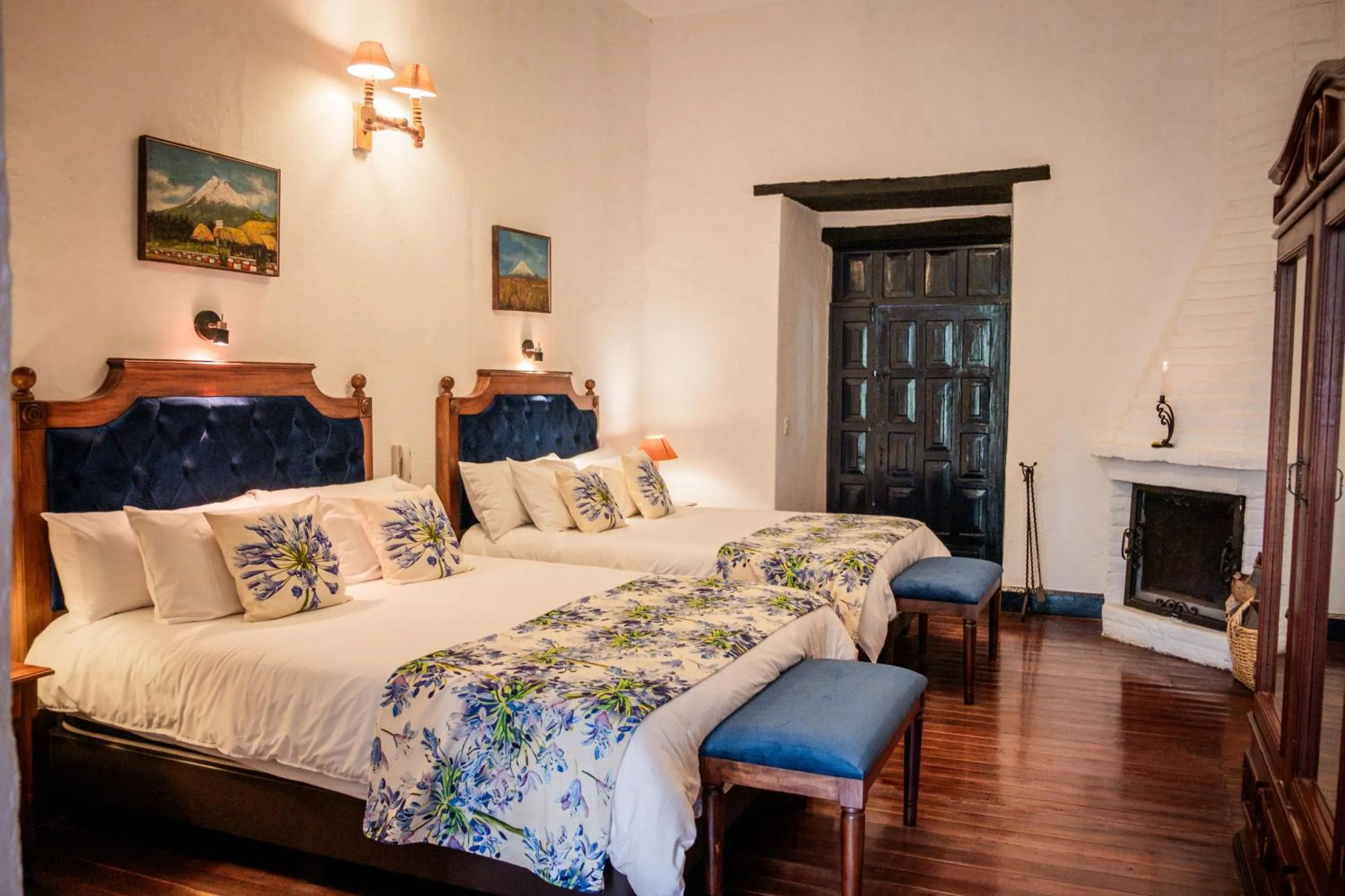 Bed in Hostería Hacienda Pinsaqui