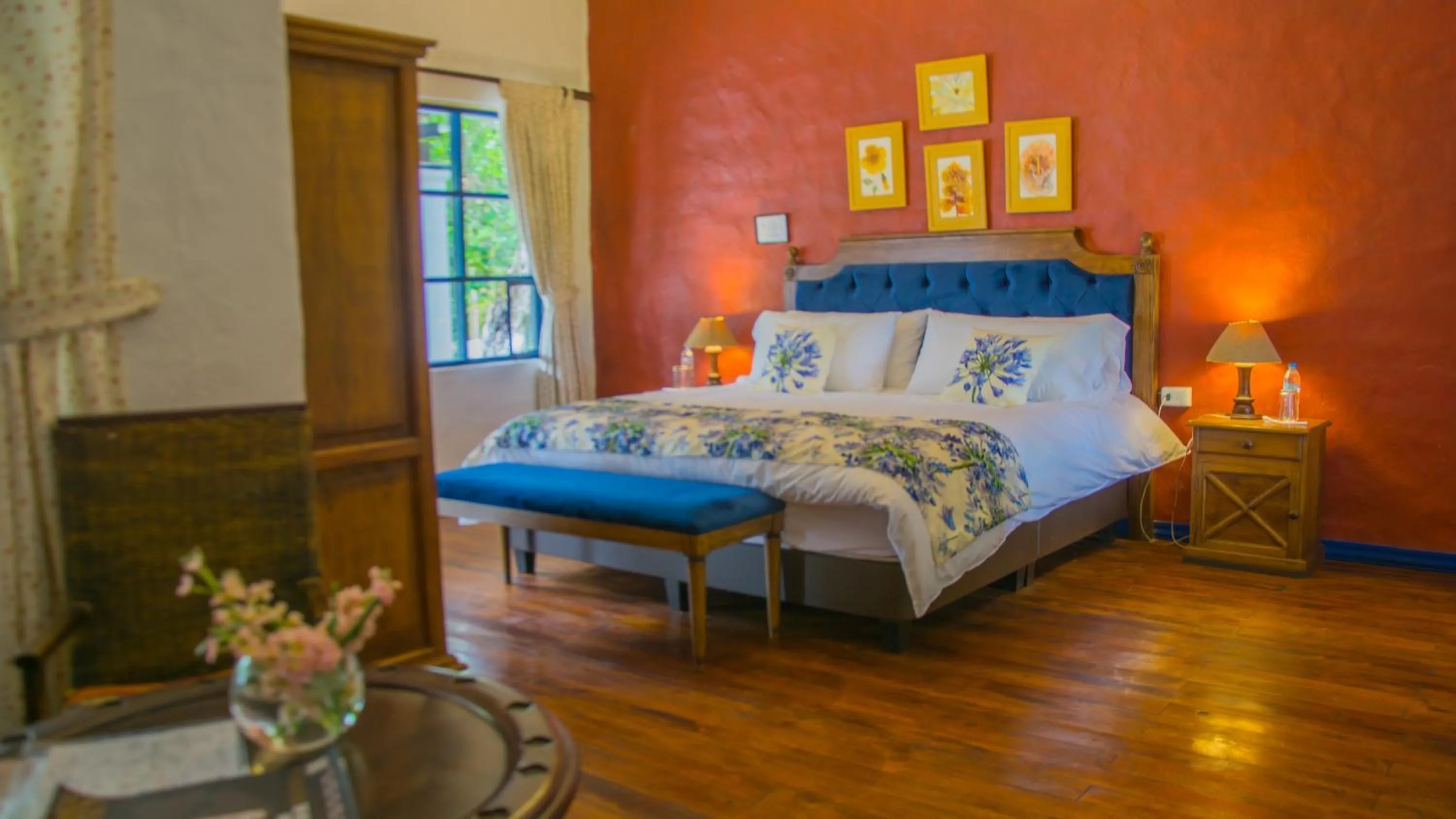 Bed in Hostería Hacienda Pinsaqui