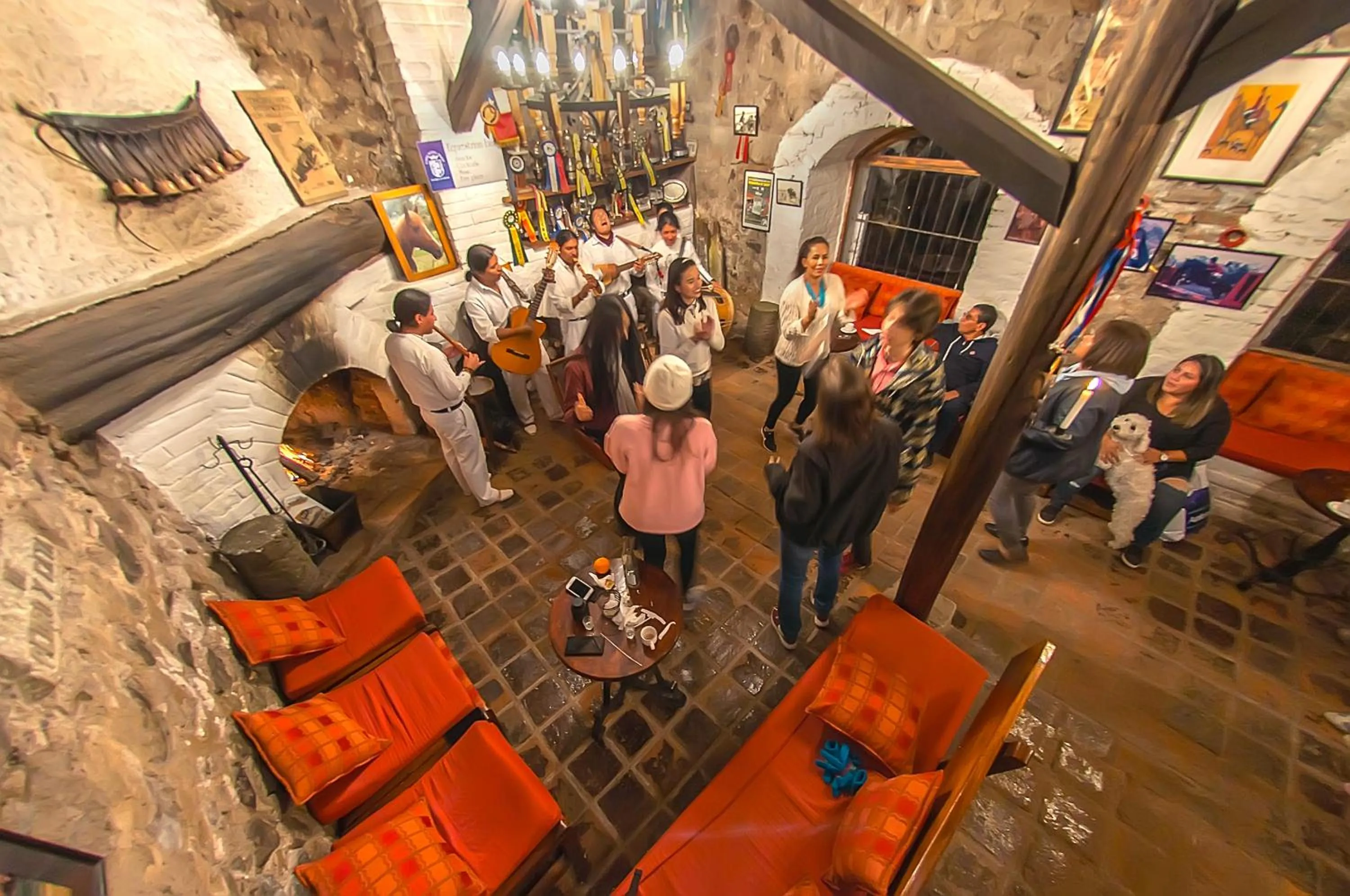 Horse-riding in Hostería Hacienda Pinsaqui