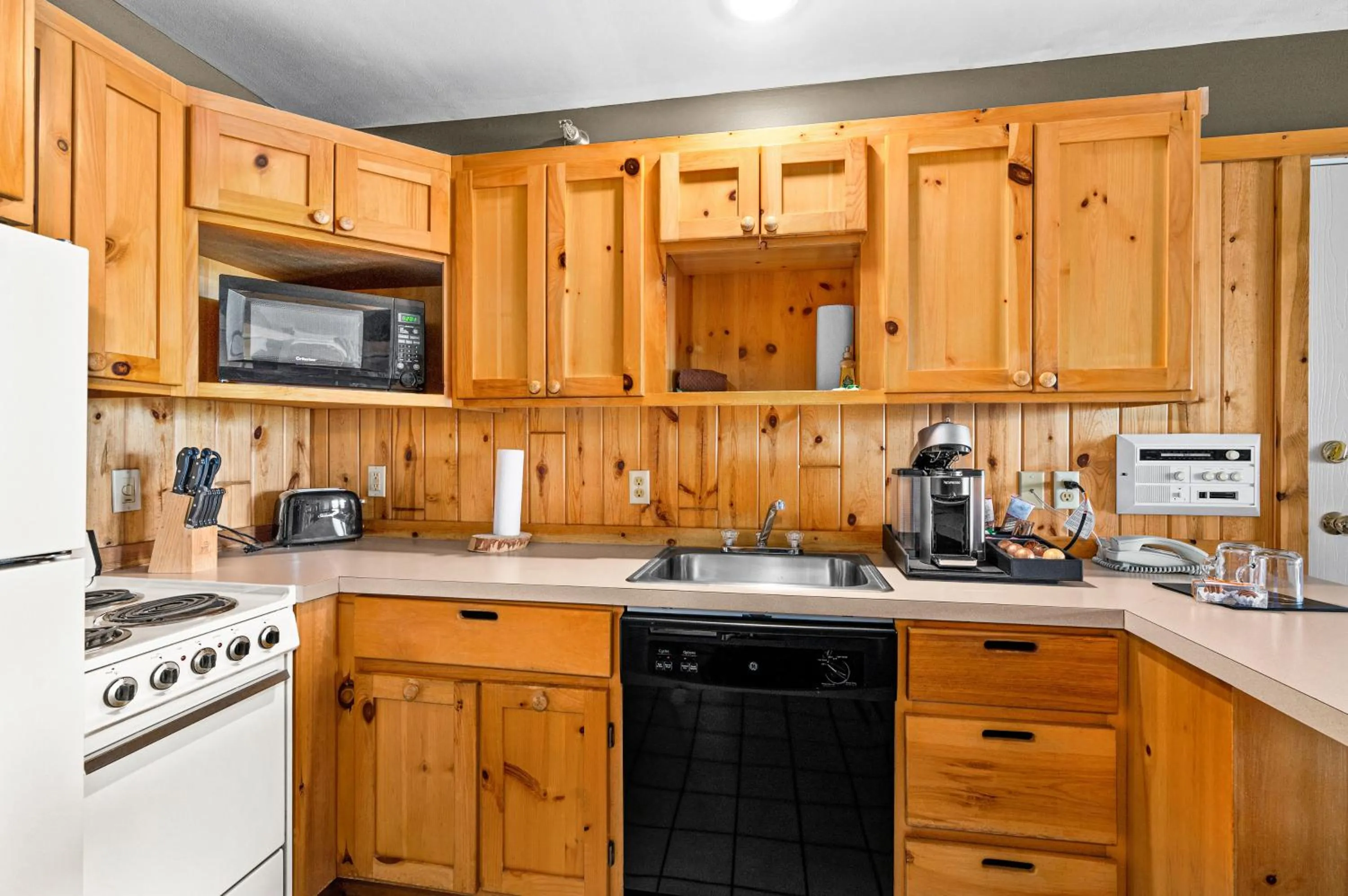 Coffee/tea facilities in Superior Shores Resort