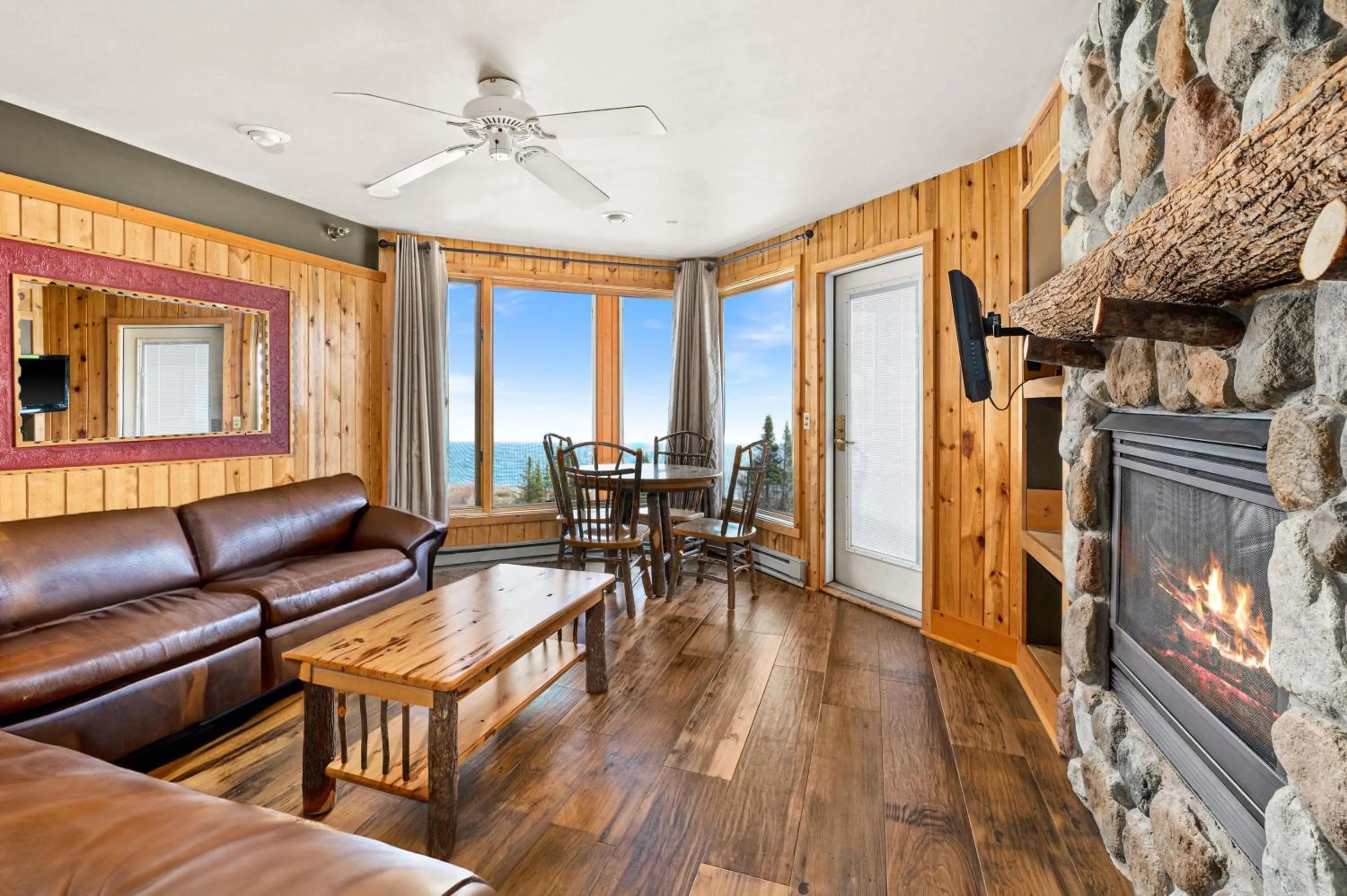 TV and multimedia in Superior Shores Resort