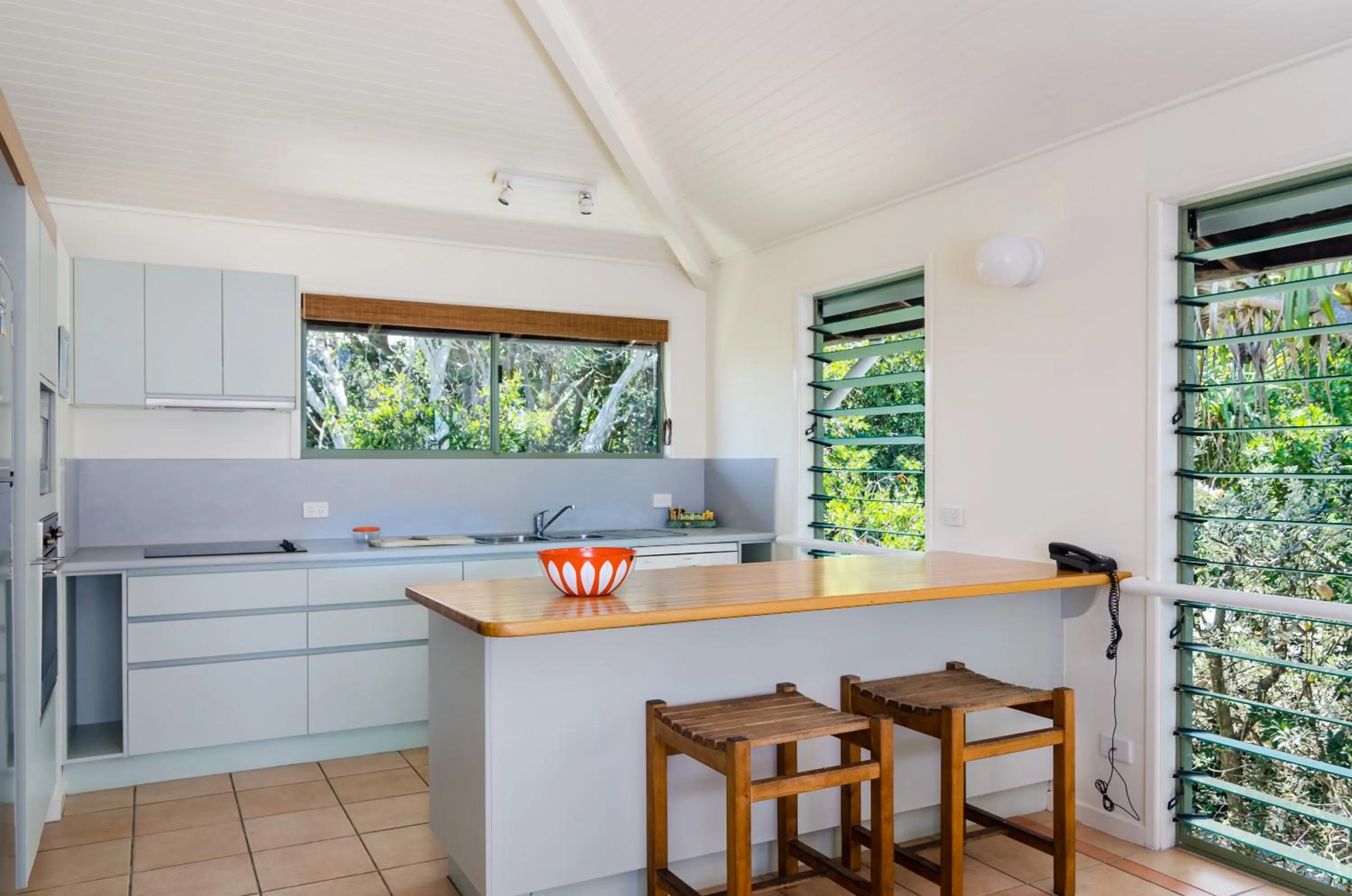 Kitchen or kitchenette in The Retreat Beach Houses