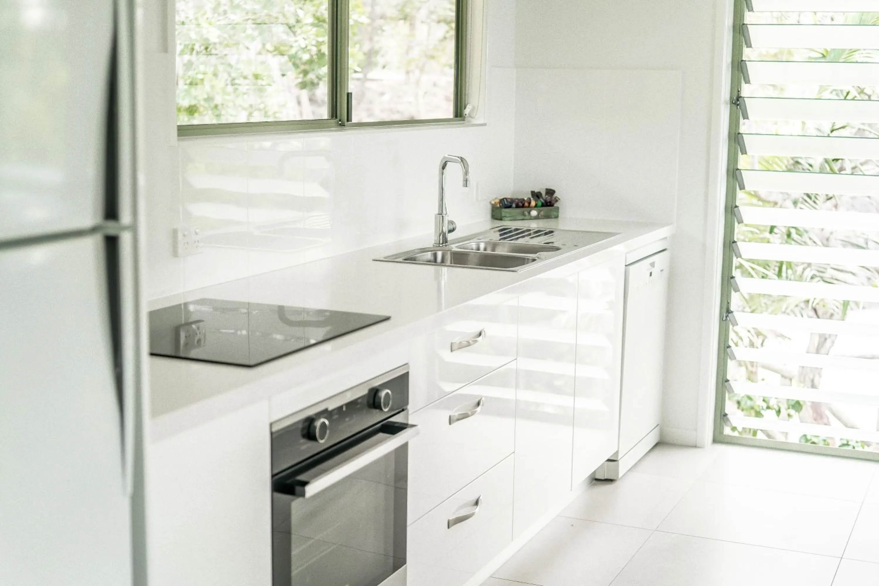 Kitchen or kitchenette in The Retreat Beach Houses