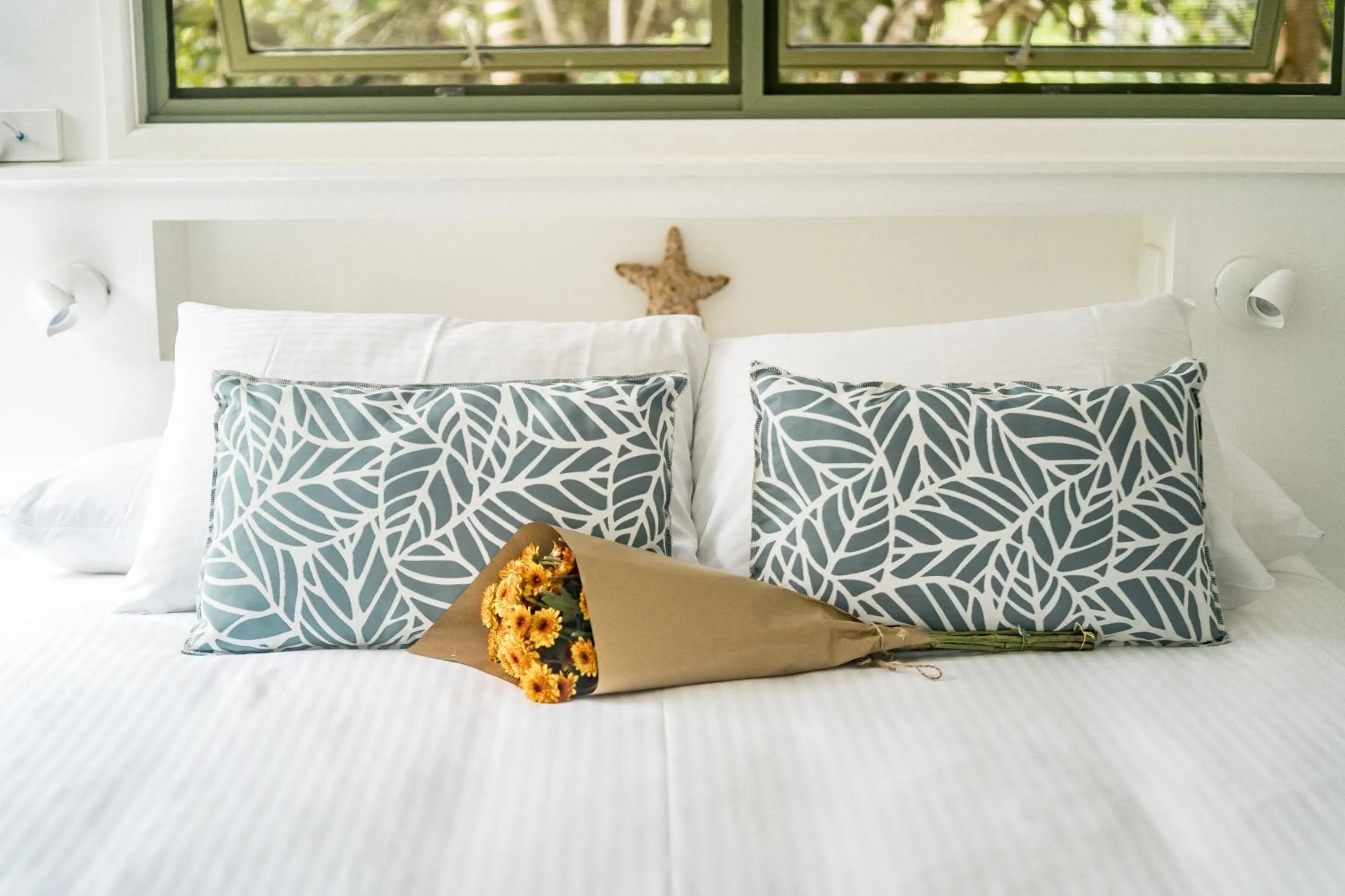 Bed in The Retreat Beach Houses