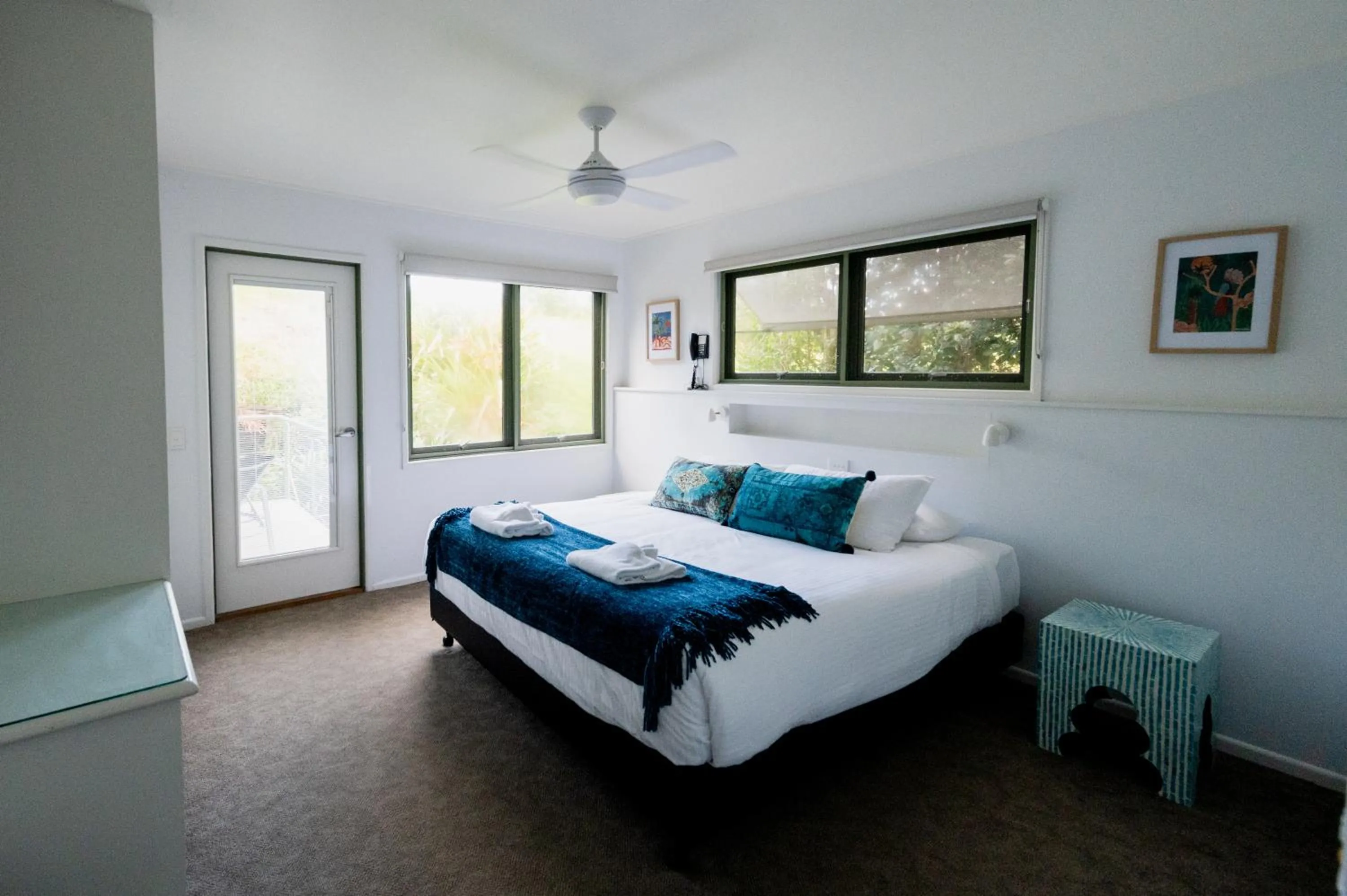 Bed in The Retreat Beach Houses