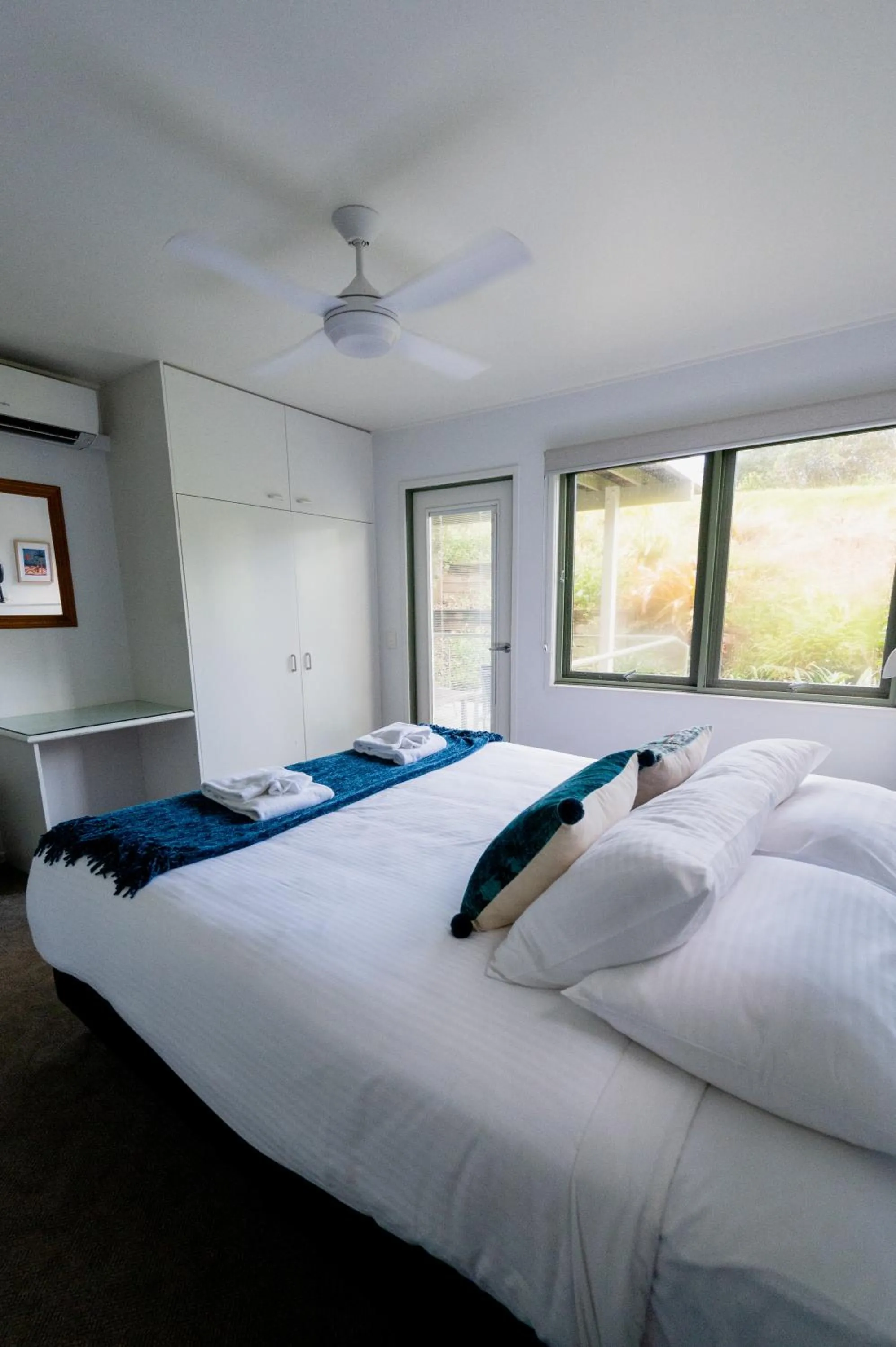 Bed in The Retreat Beach Houses