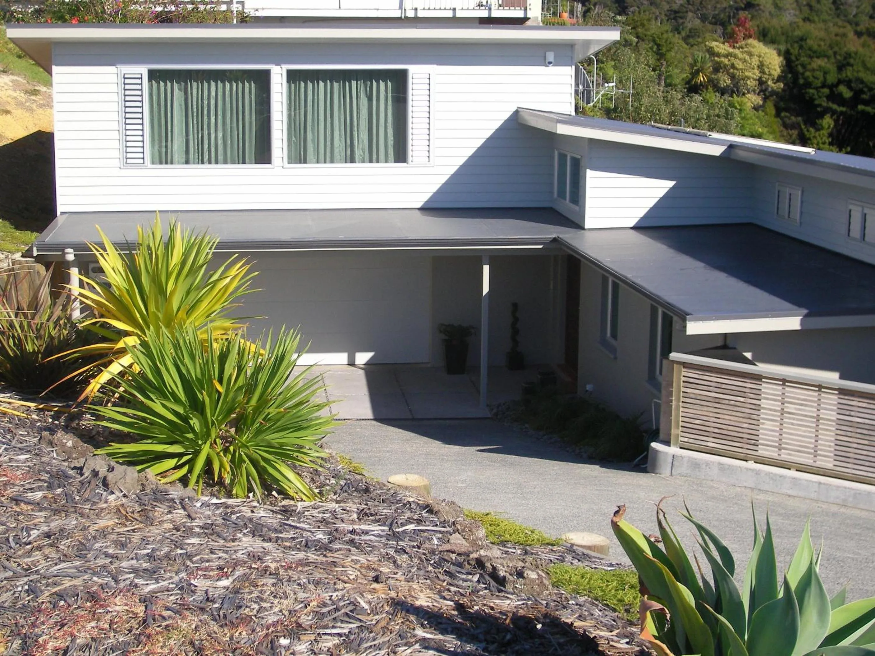 Facade/entrance in Decks of Paihia