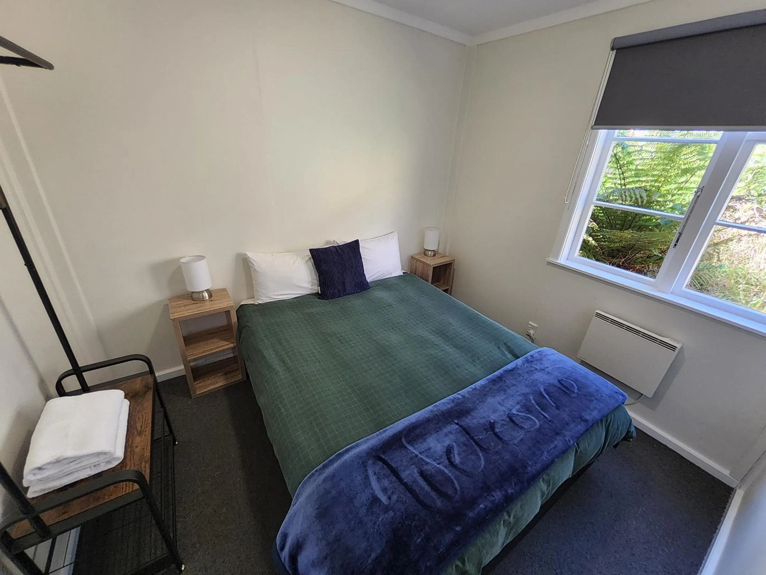 Bed in LKNZ Lodge & Cafe