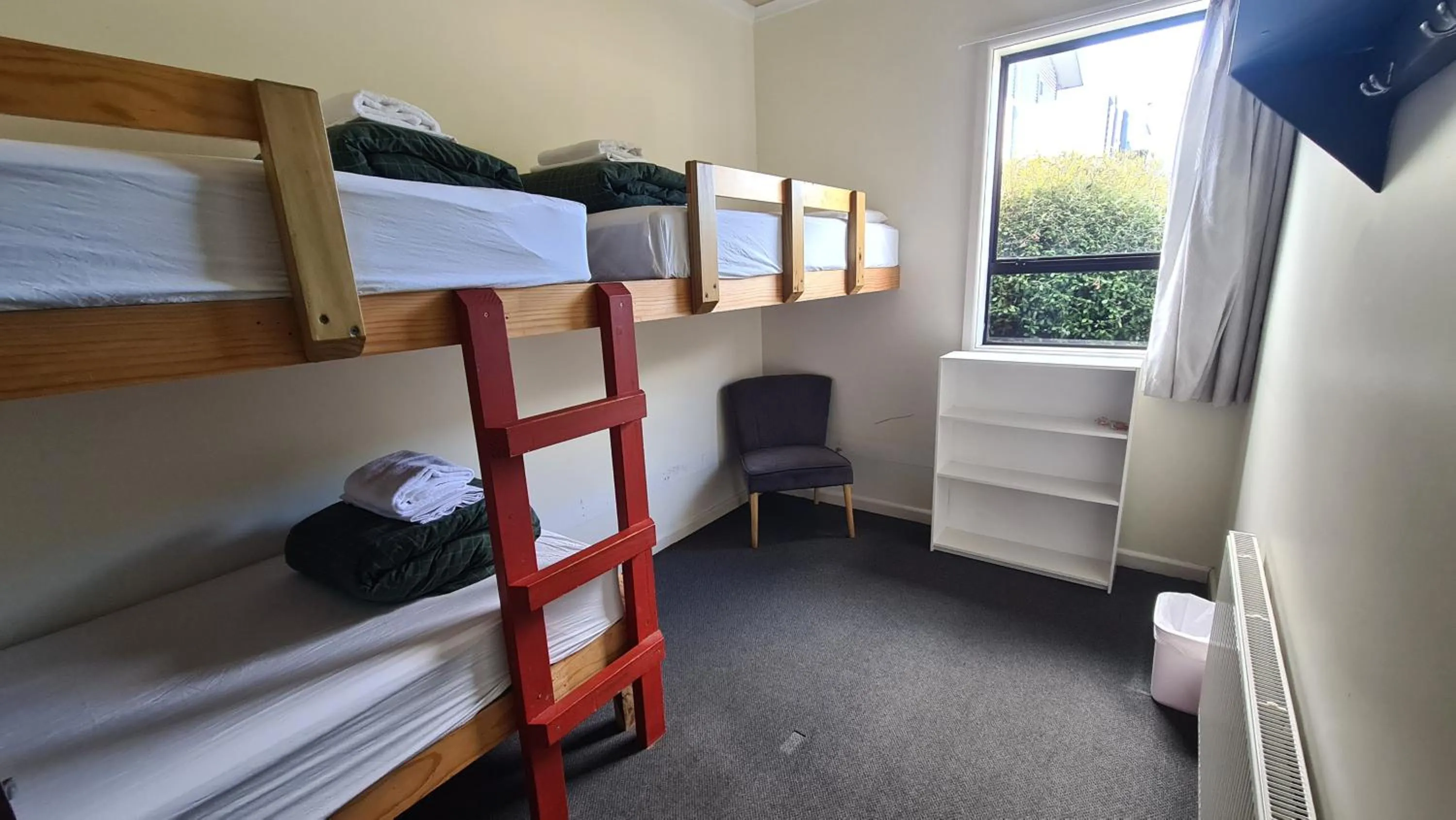 Photo of the whole room, Bed in LKNZ Lodge & Cafe