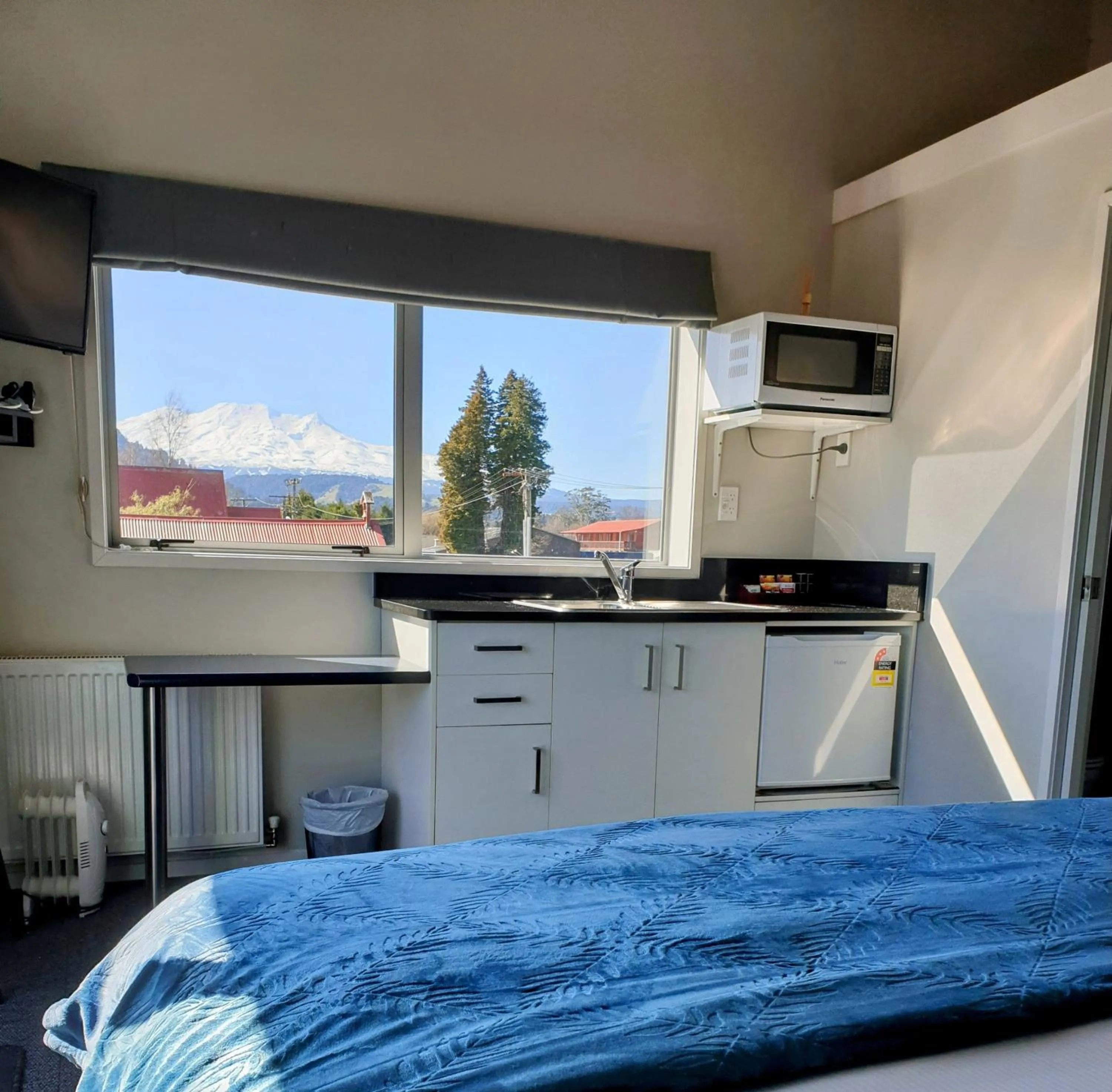 Bed in LKNZ Lodge & Cafe