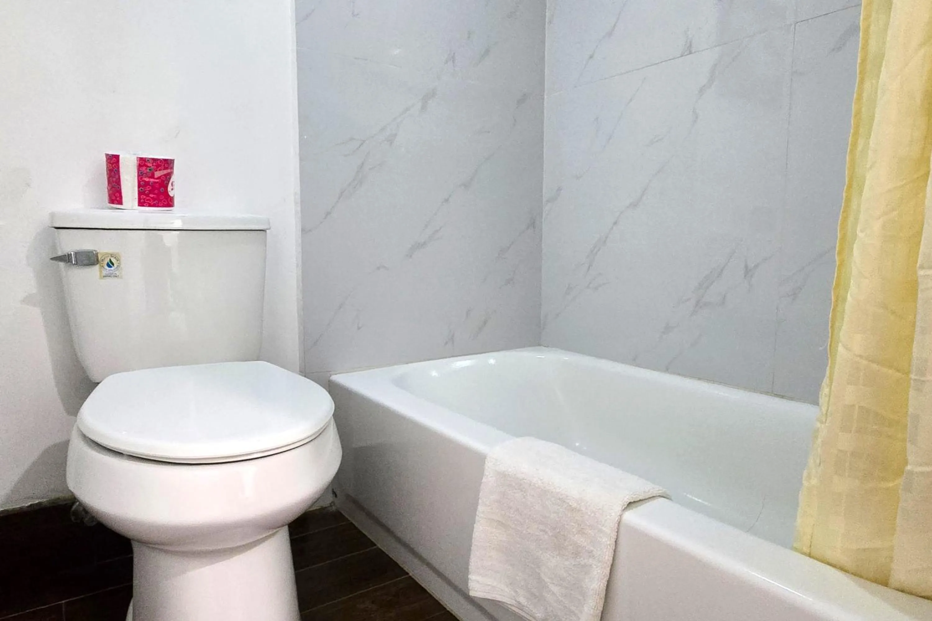 Bathroom in Century Motel Buena Park Anaheim CA 91