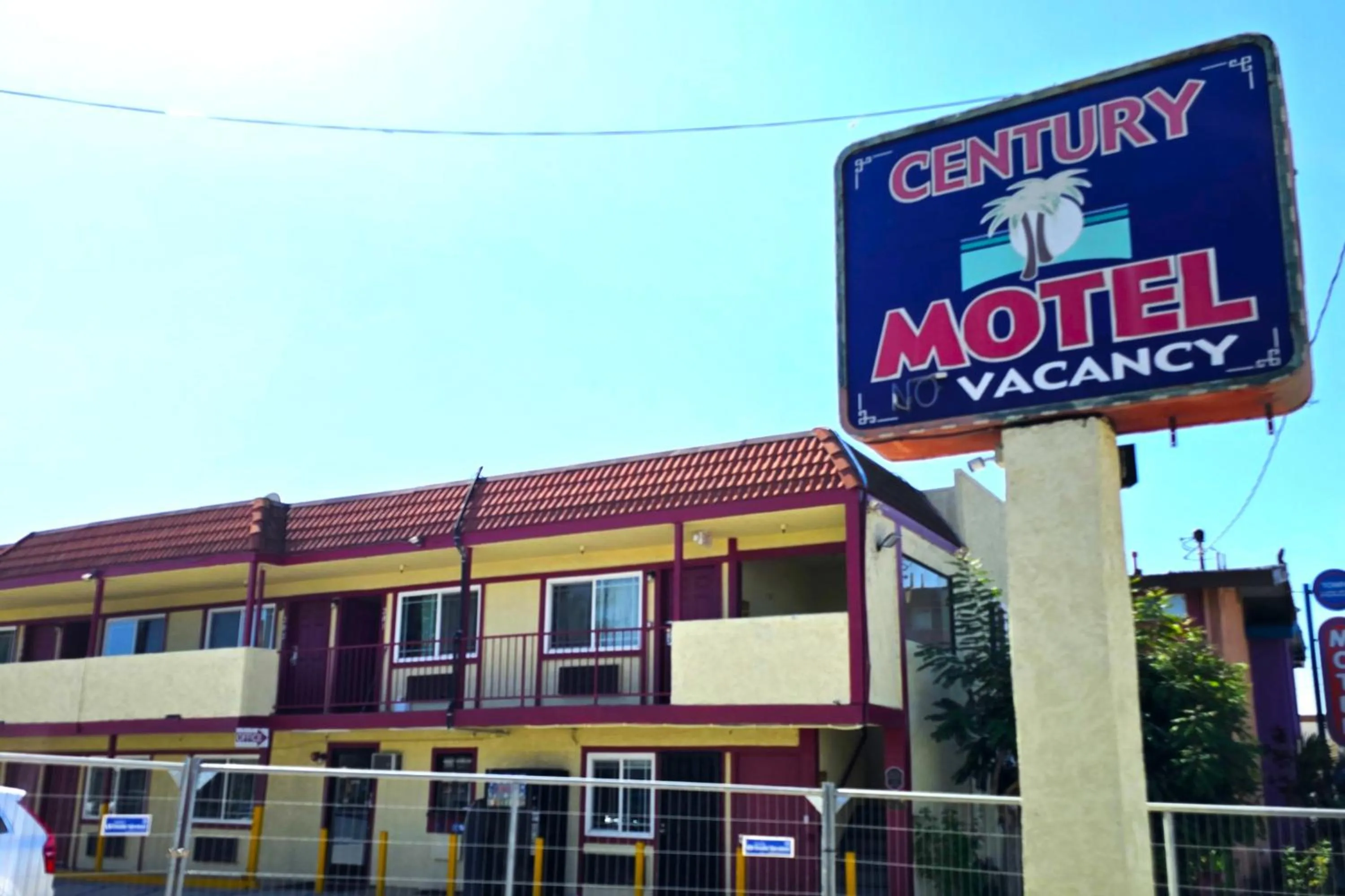 Property building in Century Motel Buena Park Anaheim CA 91