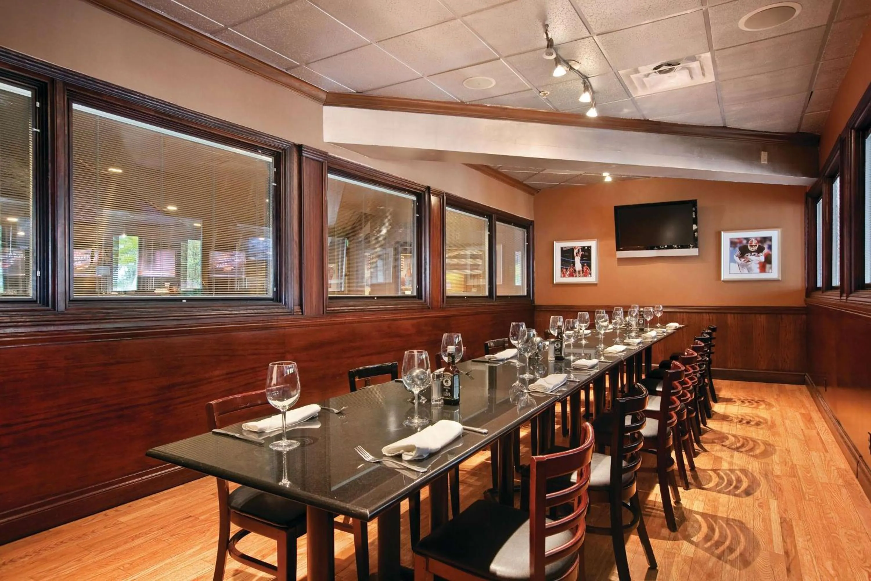 Restaurant/places to eat in Wyndham Independence