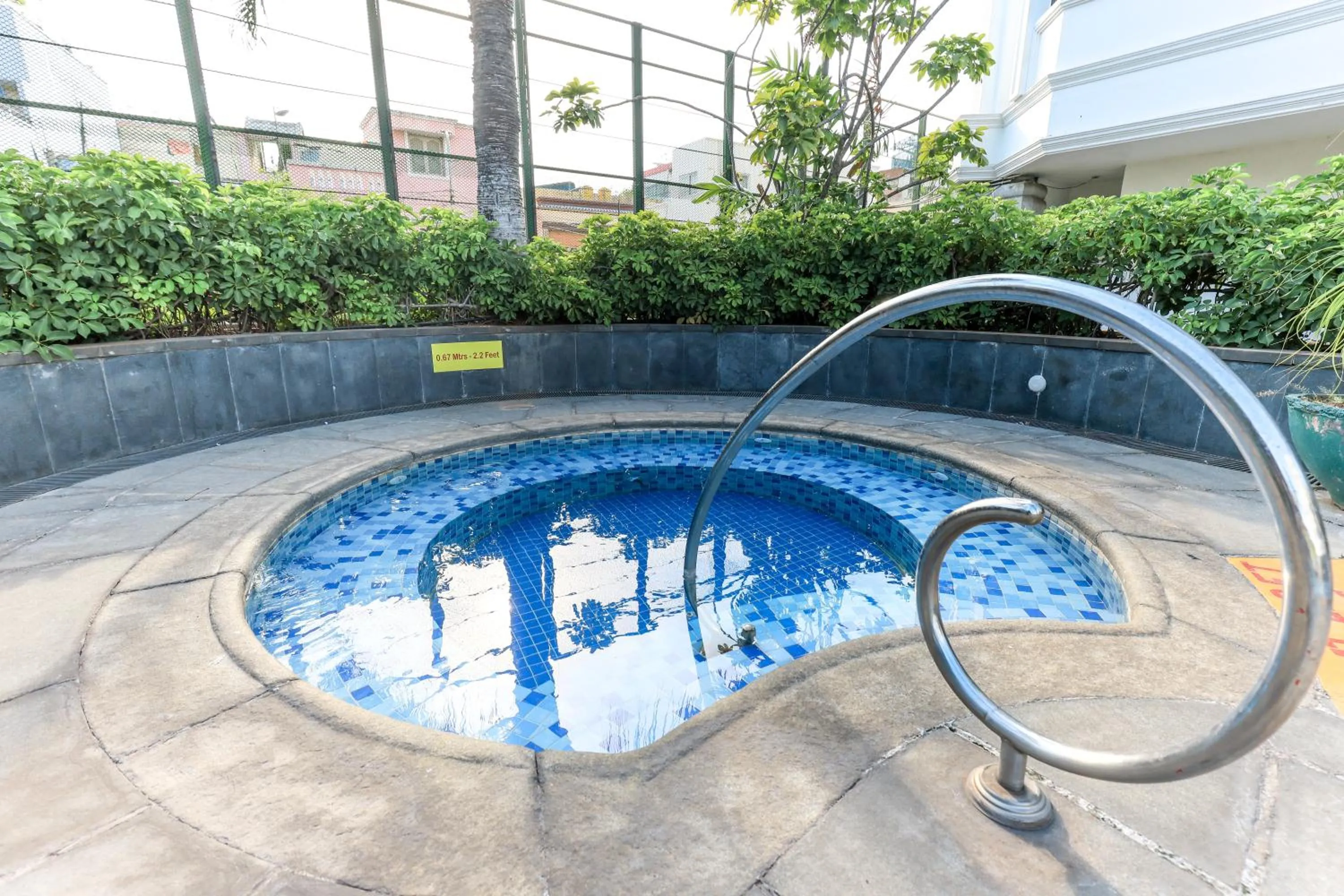 Swimming pool in Le Royal Meridien Chennai