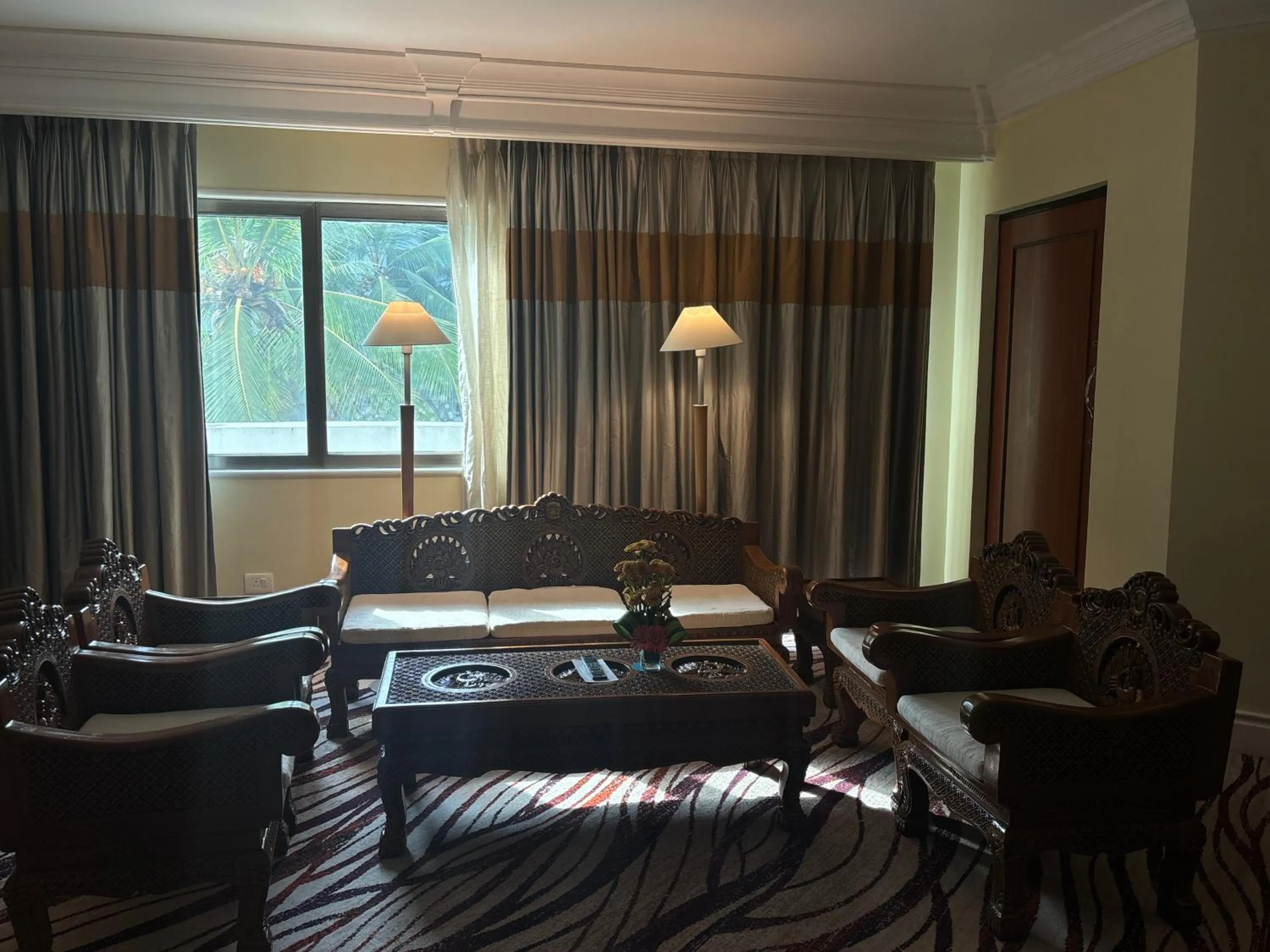 Living room in Le Royal Meridien Chennai