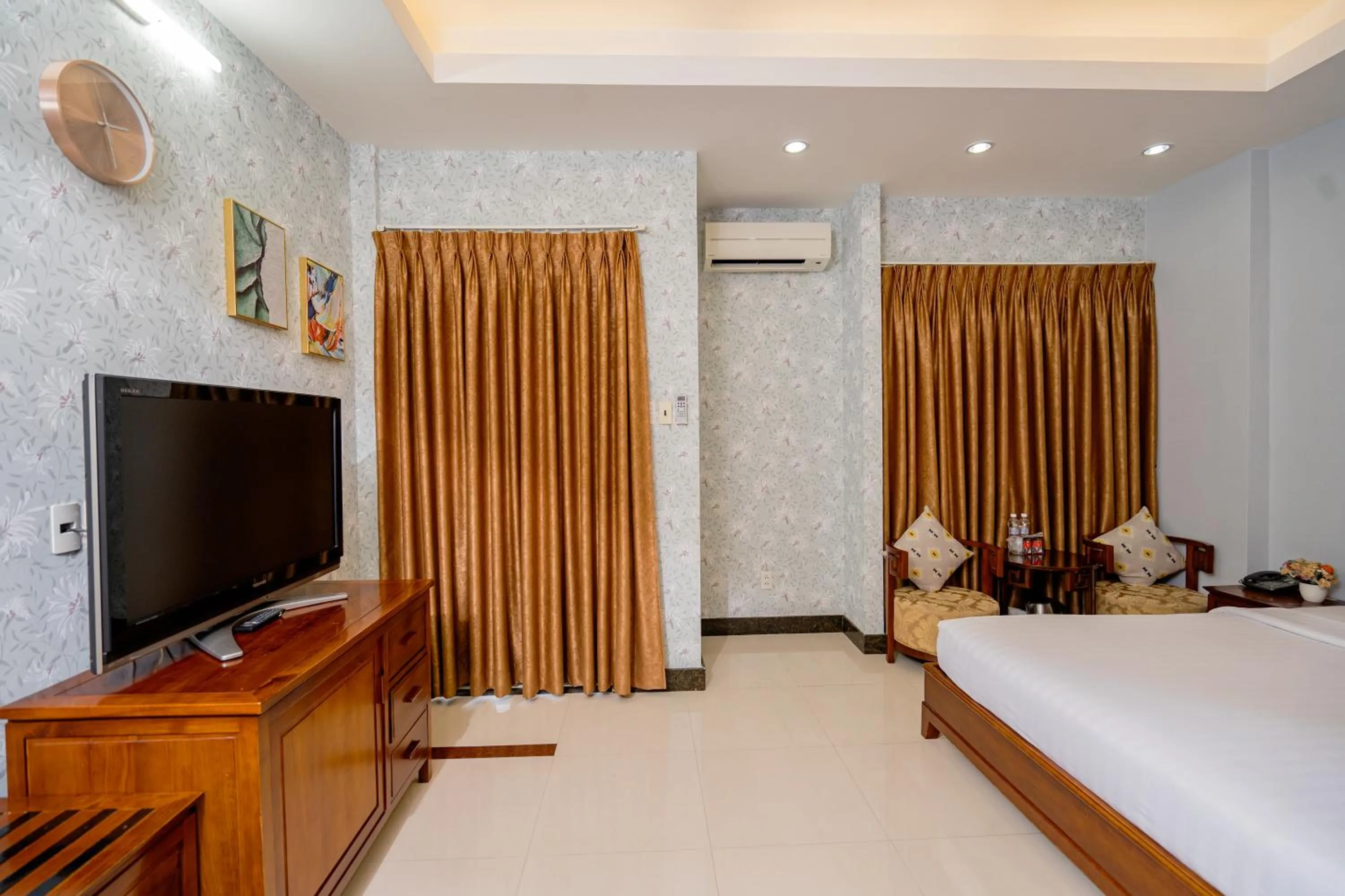 air conditioner, Bed in Ben Thanh Retreats Hotel