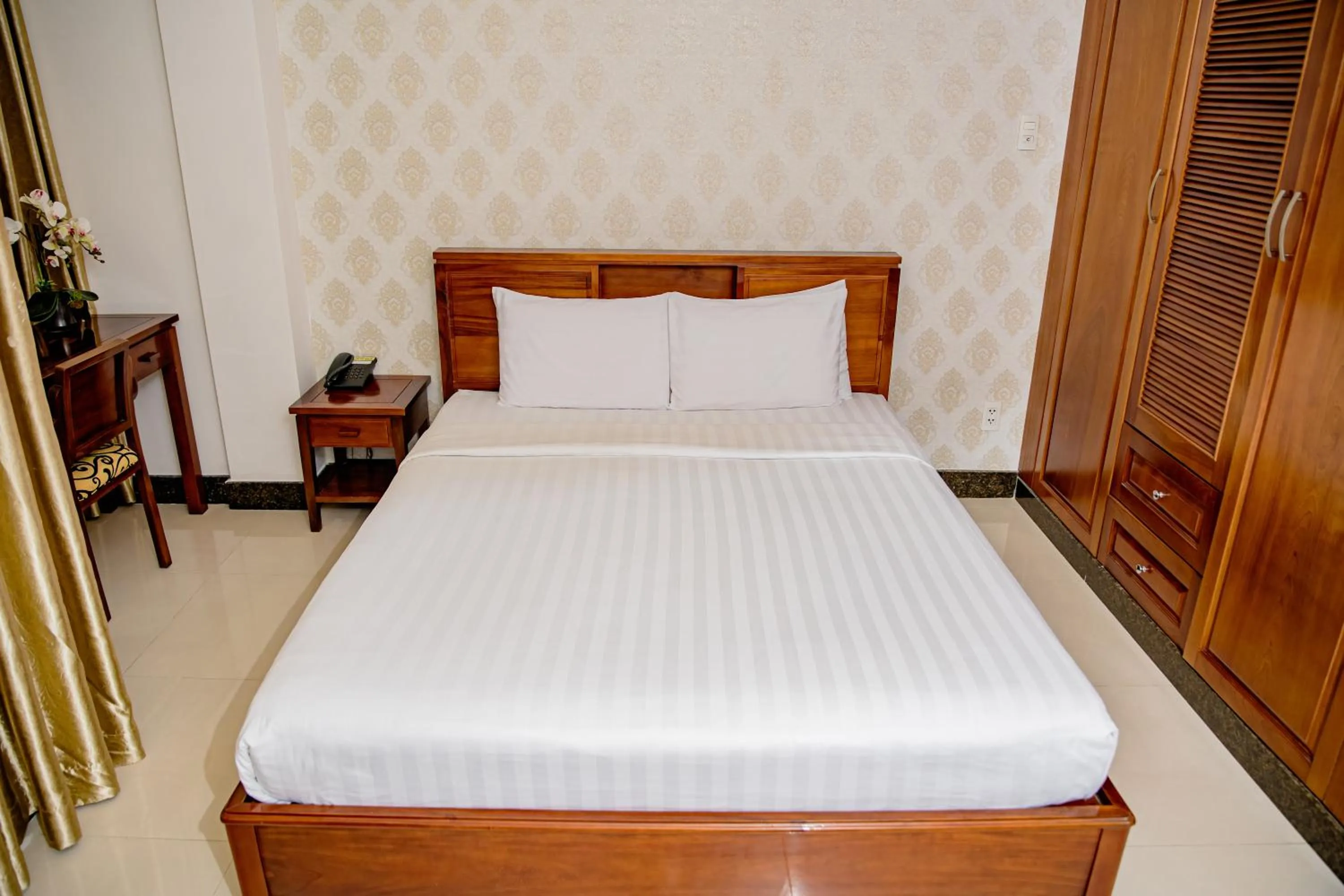 Bed in Ben Thanh Retreats Hotel