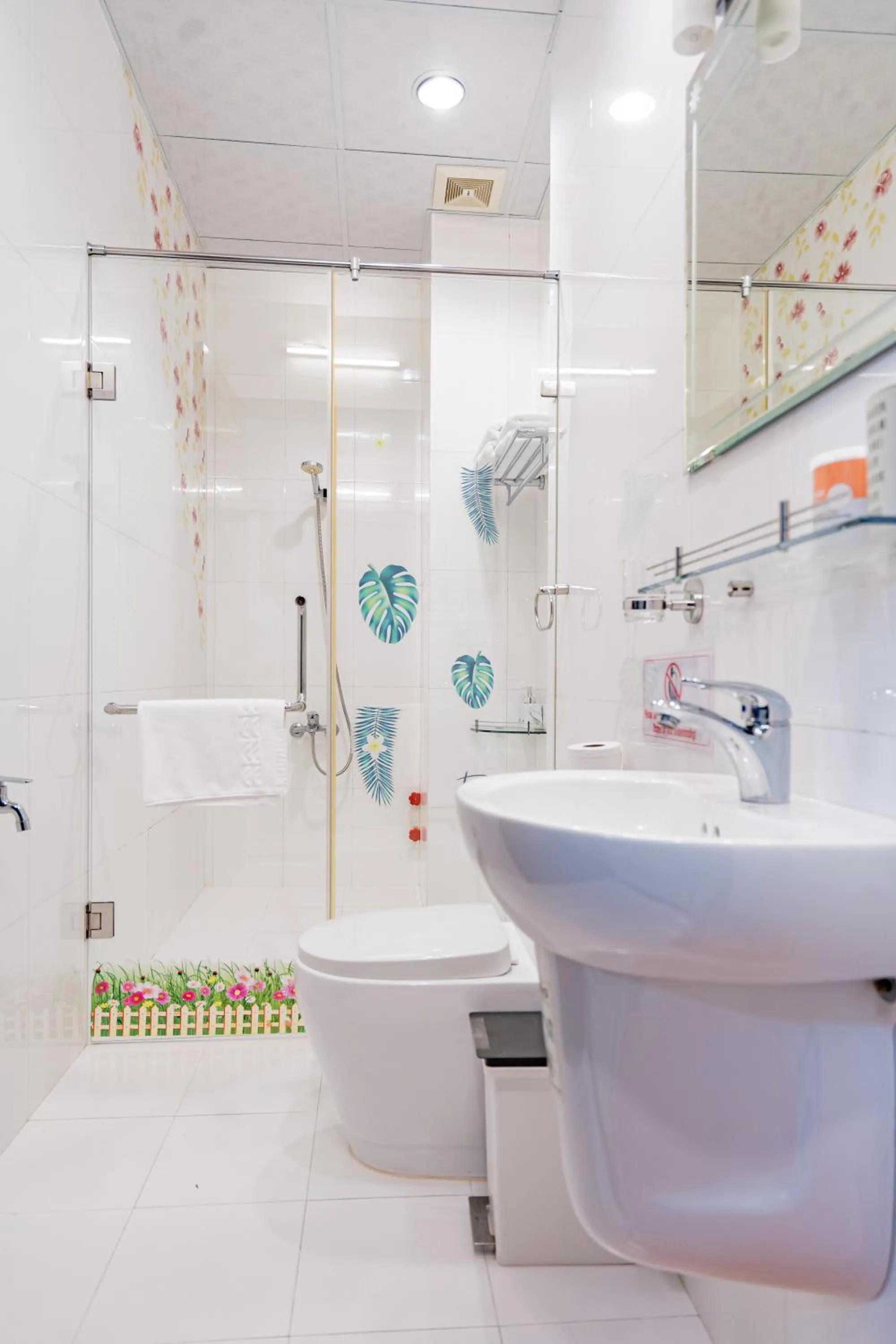 Toilet in Ben Thanh Retreats Hotel