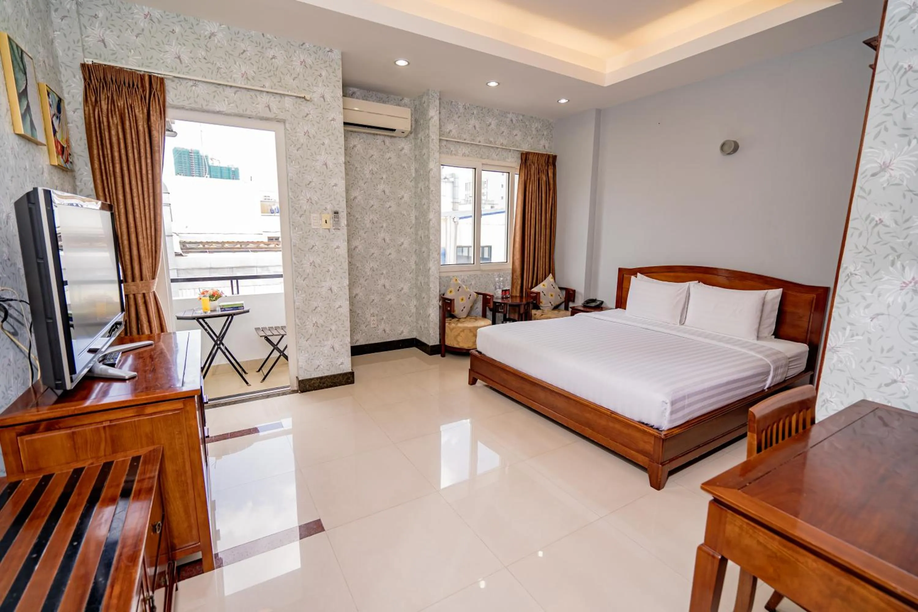 Photo of the whole room, Bed in Ben Thanh Retreats Hotel