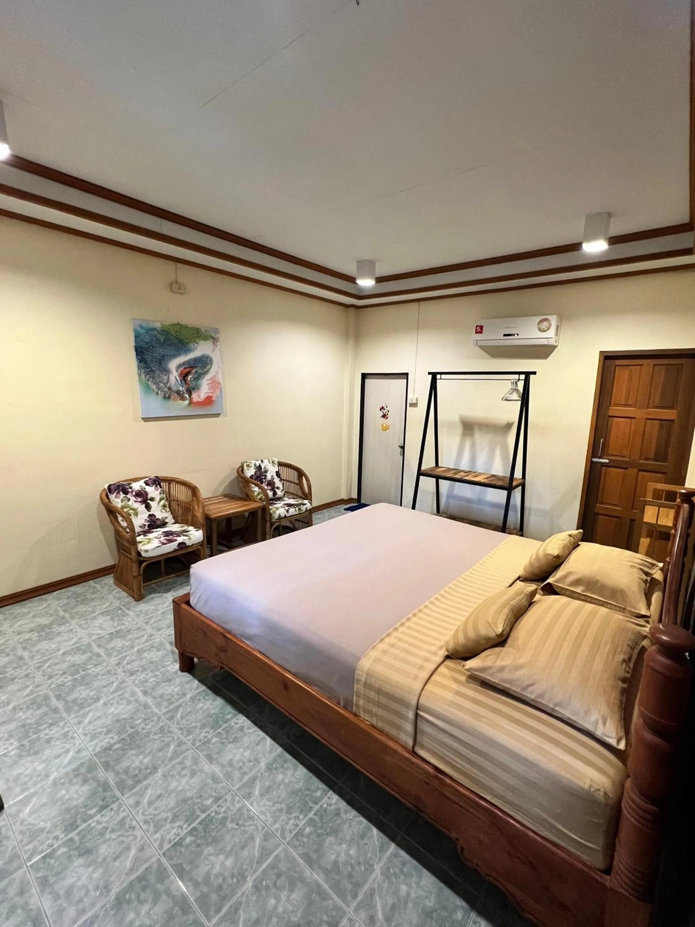 Bed in Sandee Bungalow