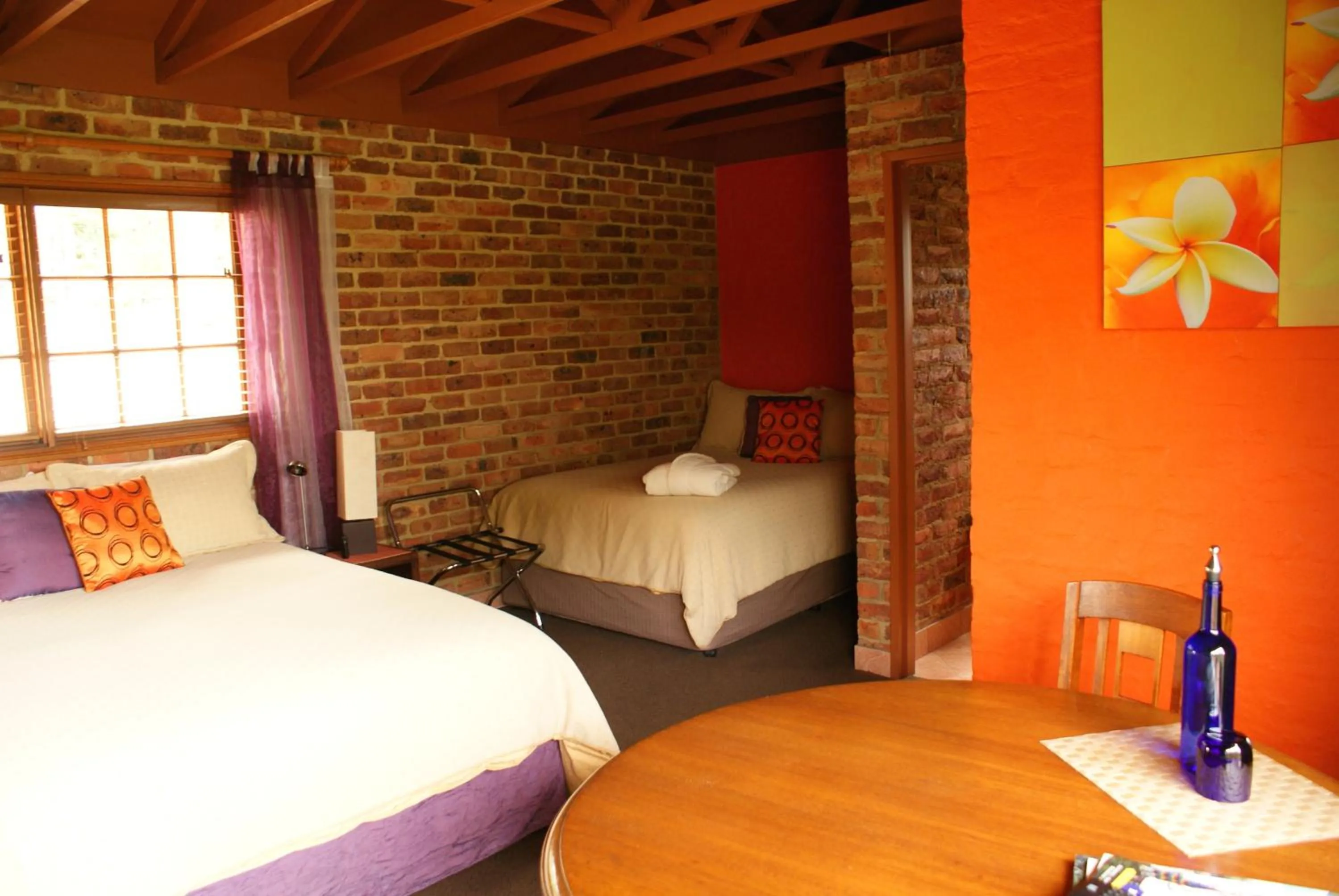 Photo of the whole room in Yallambee B&B