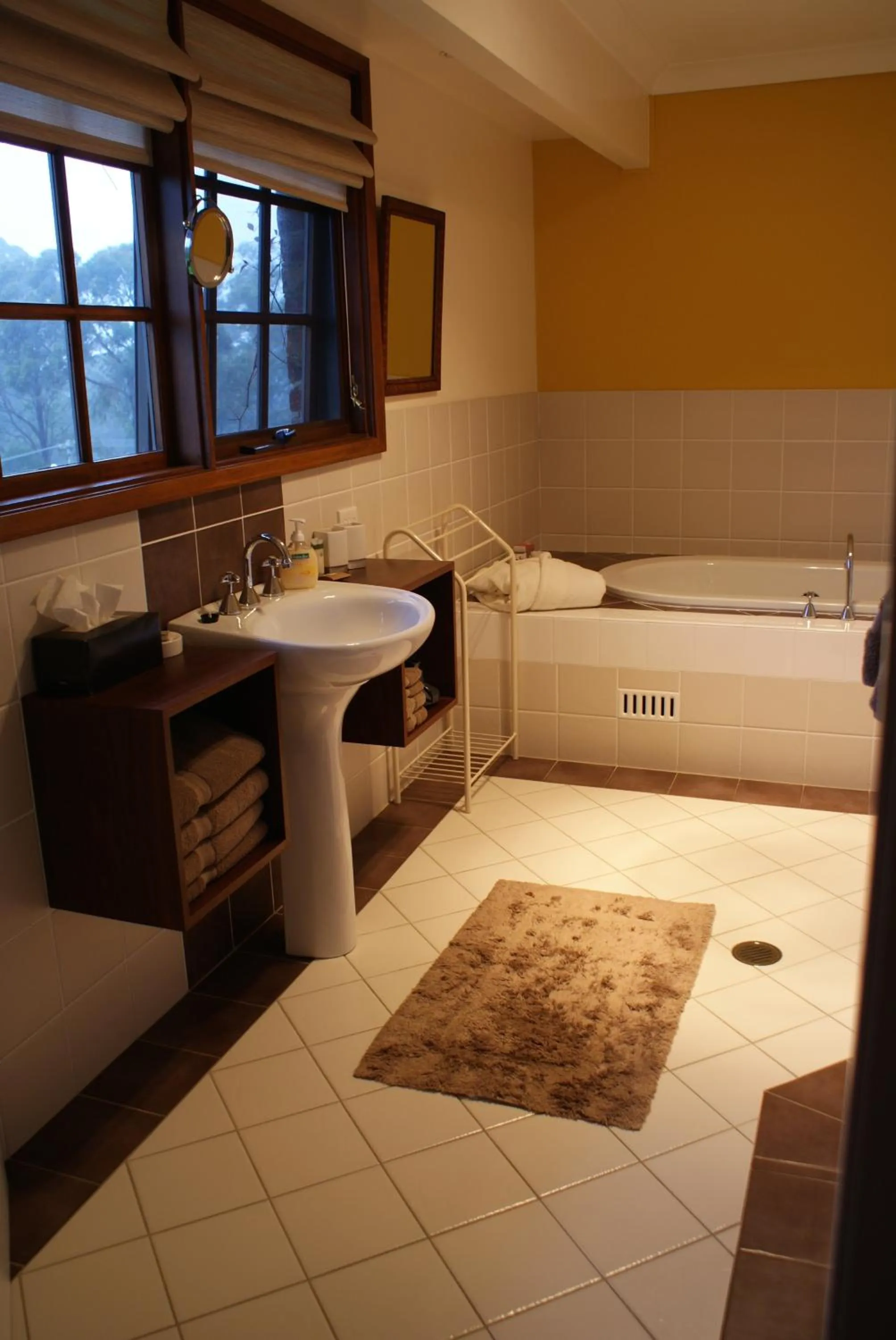 Bathroom in Yallambee B&B