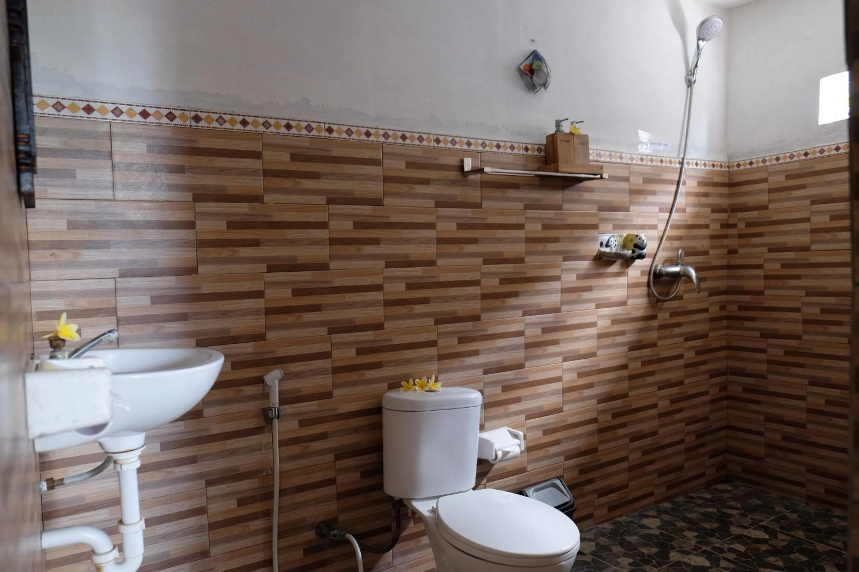 Bathroom in Kibu Kauh Sunrise Cottage