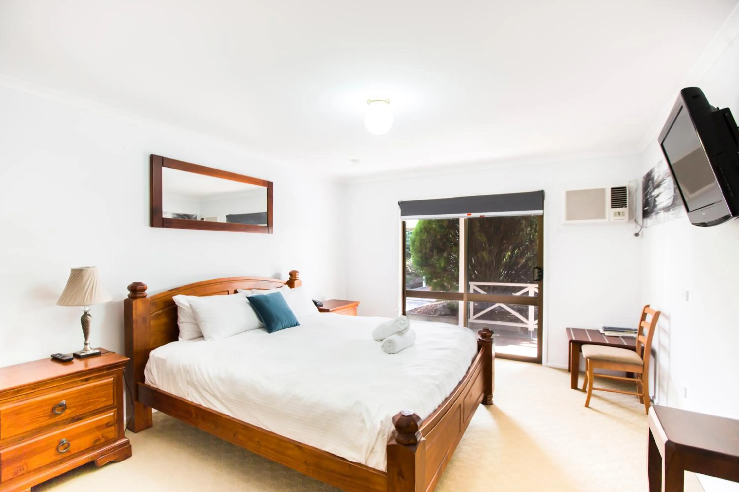 Bedroom, Bed in Lake Hume Resort