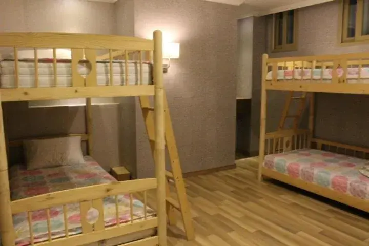 Quadruple Room in Bexco Hostel B&B Quadruple Room in Bexco Hostel B&B