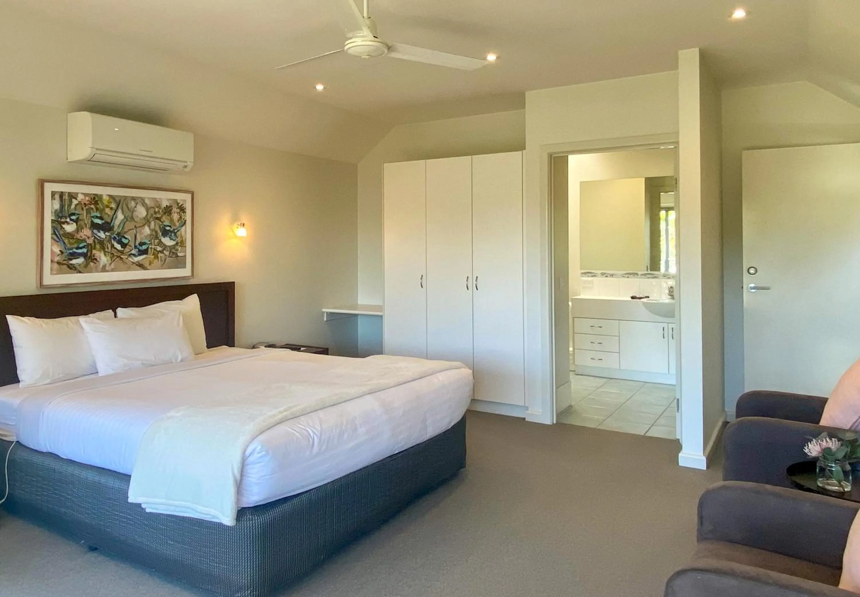 Bed in Edgewater Terraces at Metung