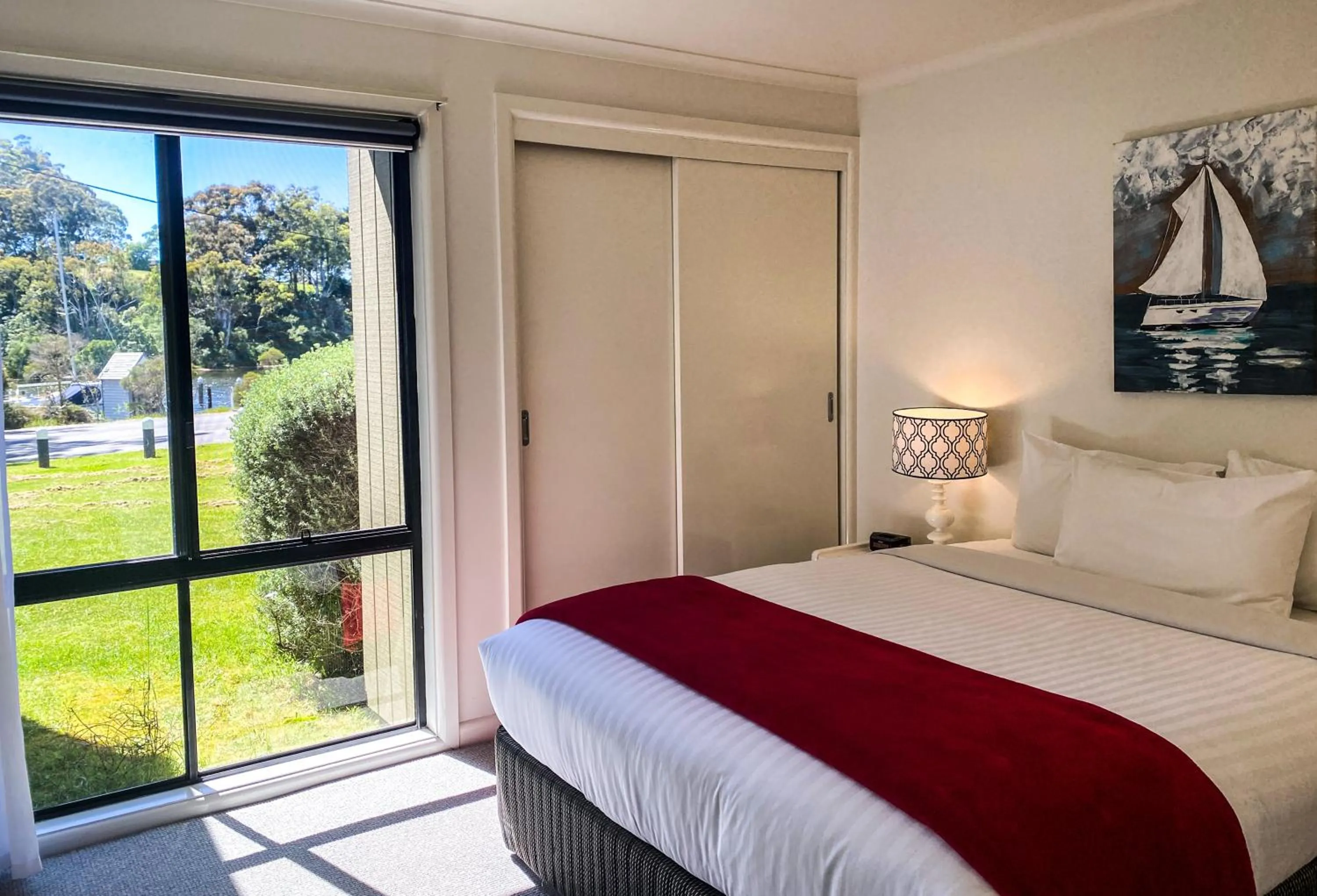 Bed in Edgewater Terraces at Metung