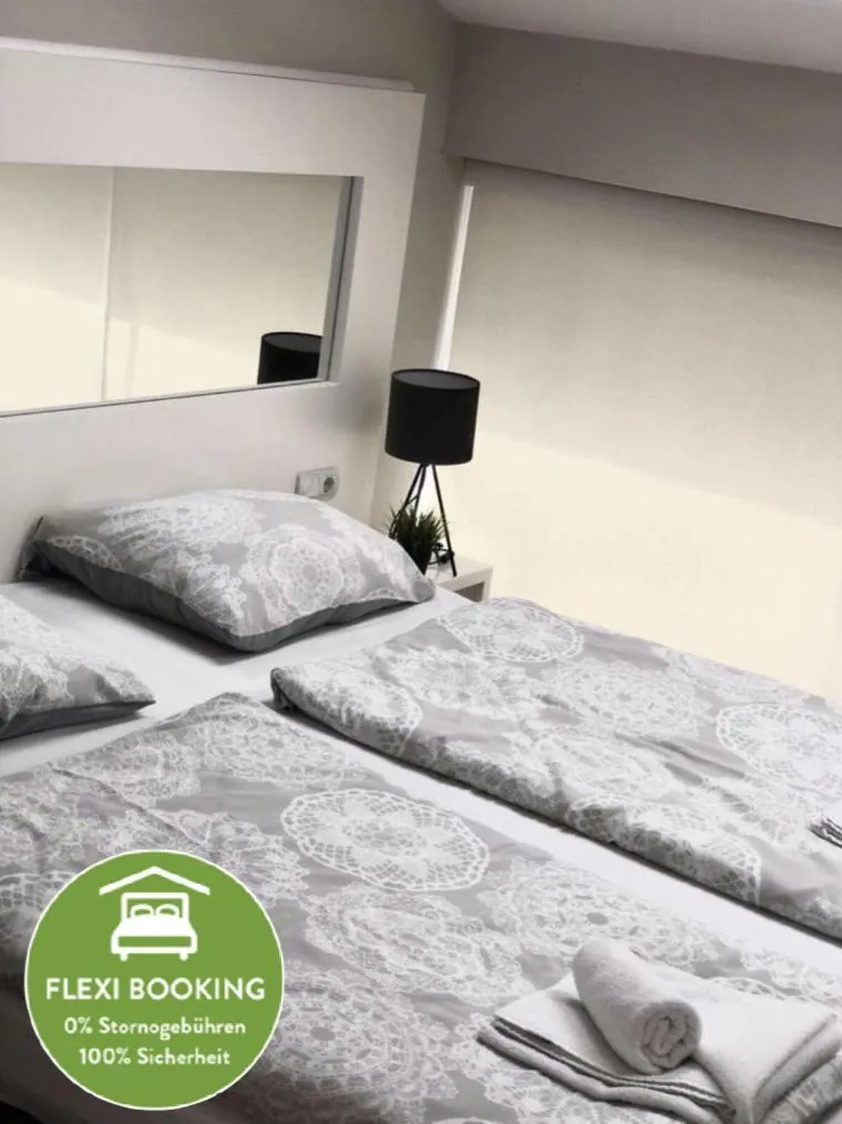 Bed in Executive Rooms and Suites Play