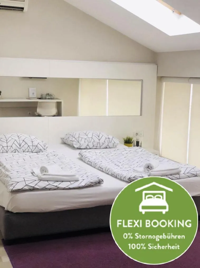 Bed in Executive Rooms and Suites Play