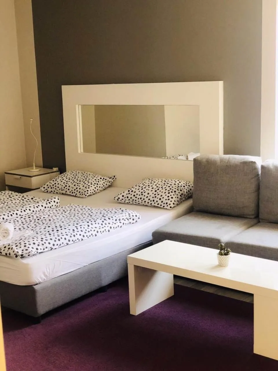 Photo of the whole room, Bed in Executive Rooms and Suites Play